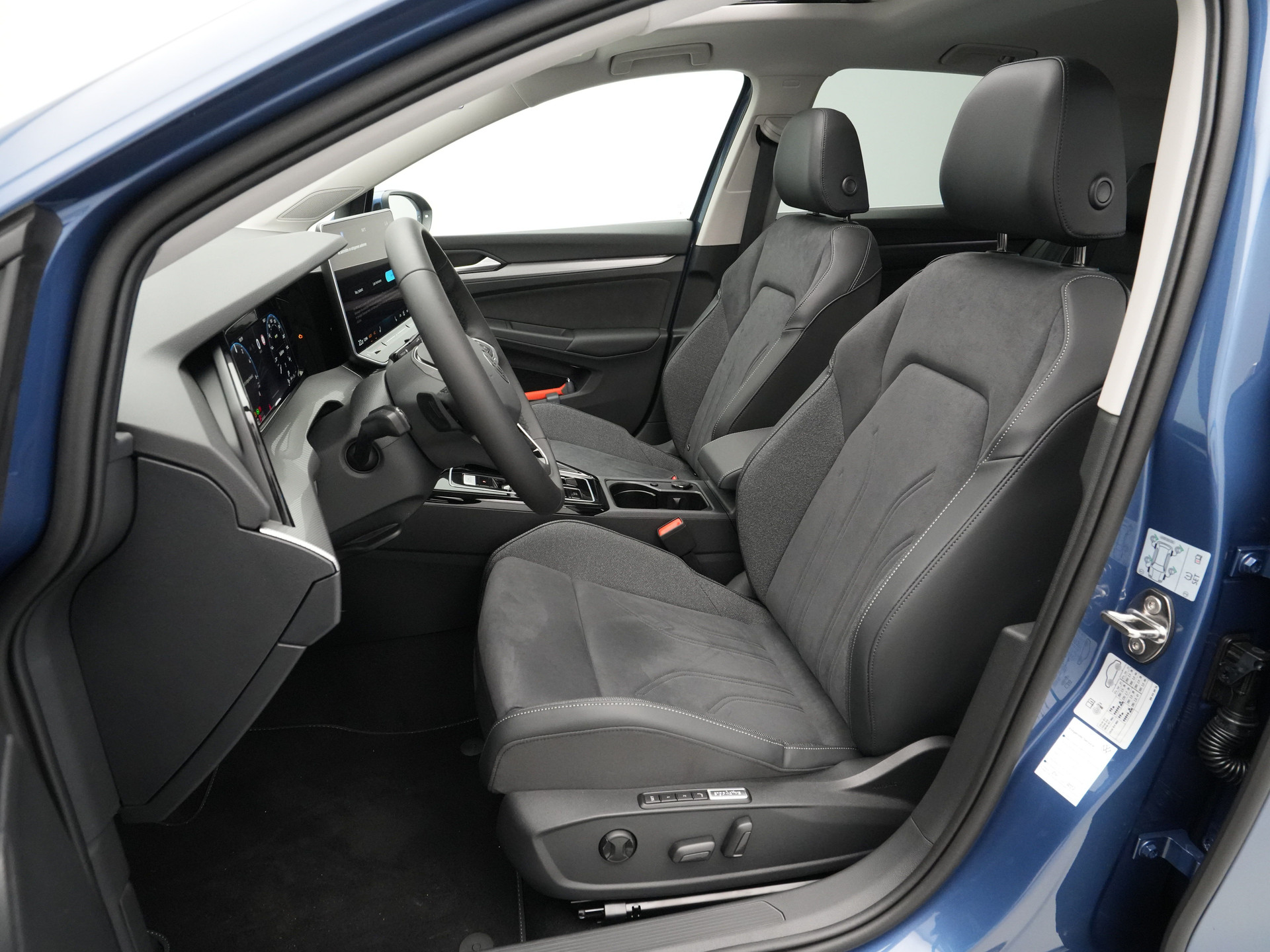 Volkswagen - Golf 1.5 eHybrid 204 6DSG Style Edition - 2025