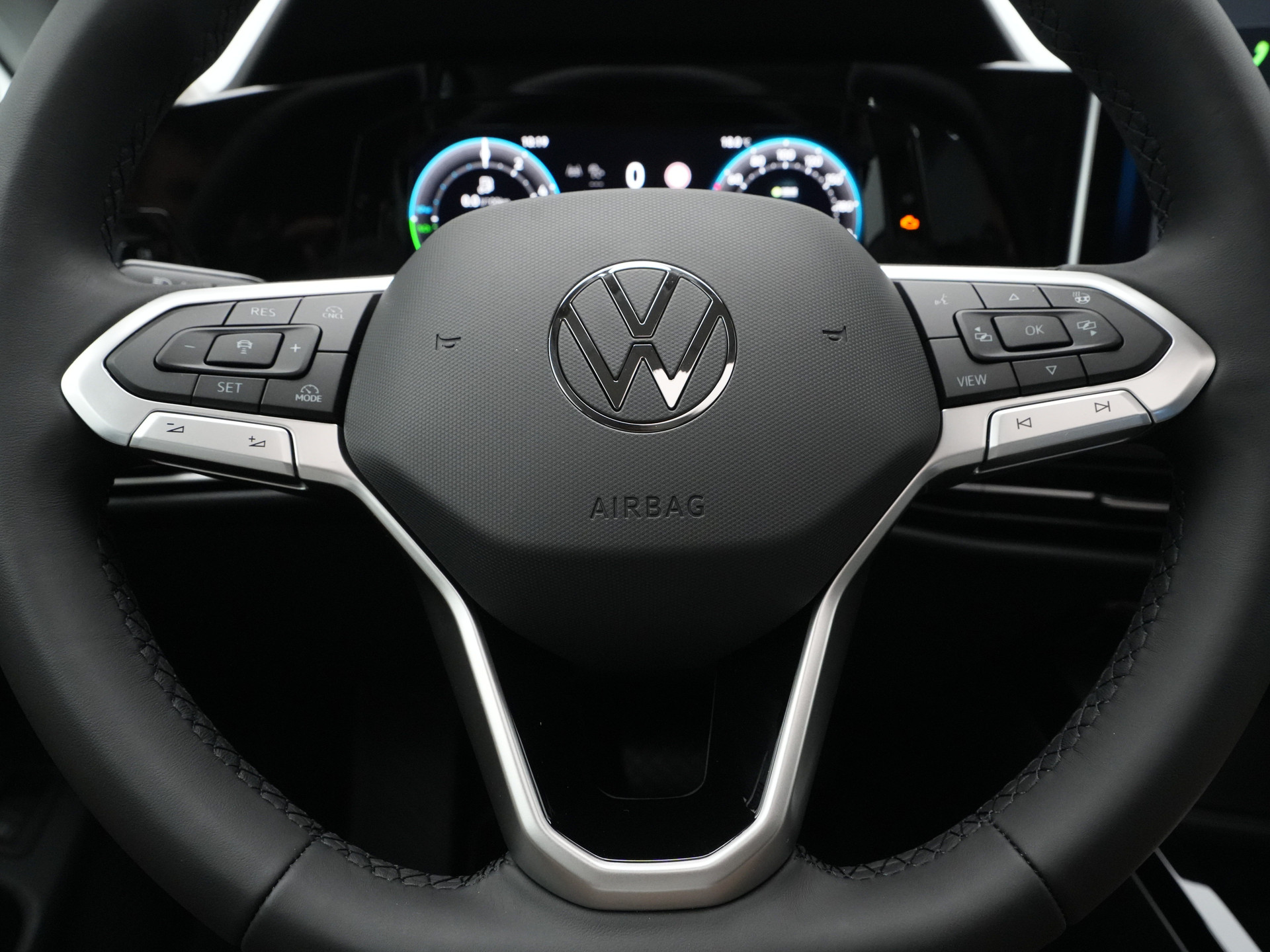 Volkswagen - Golf 1.5 eHybrid 204 6DSG Style Edition - 2025