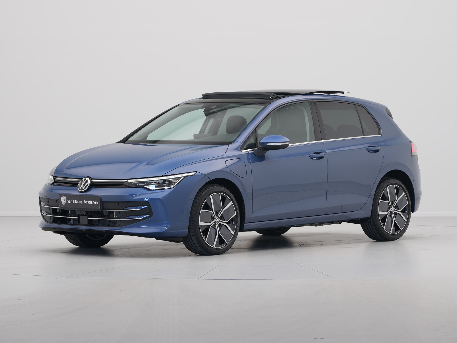 Volkswagen - Golf 1.5 eHybrid 204 6DSG Style Edition - 2025