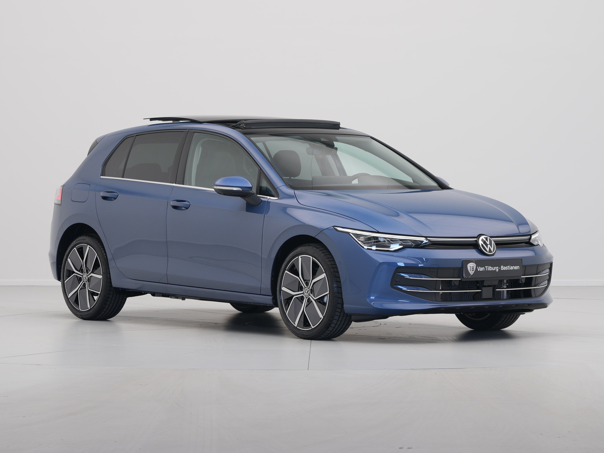Volkswagen - Golf 1.5 eHybrid 204 6DSG Style Edition - 2025