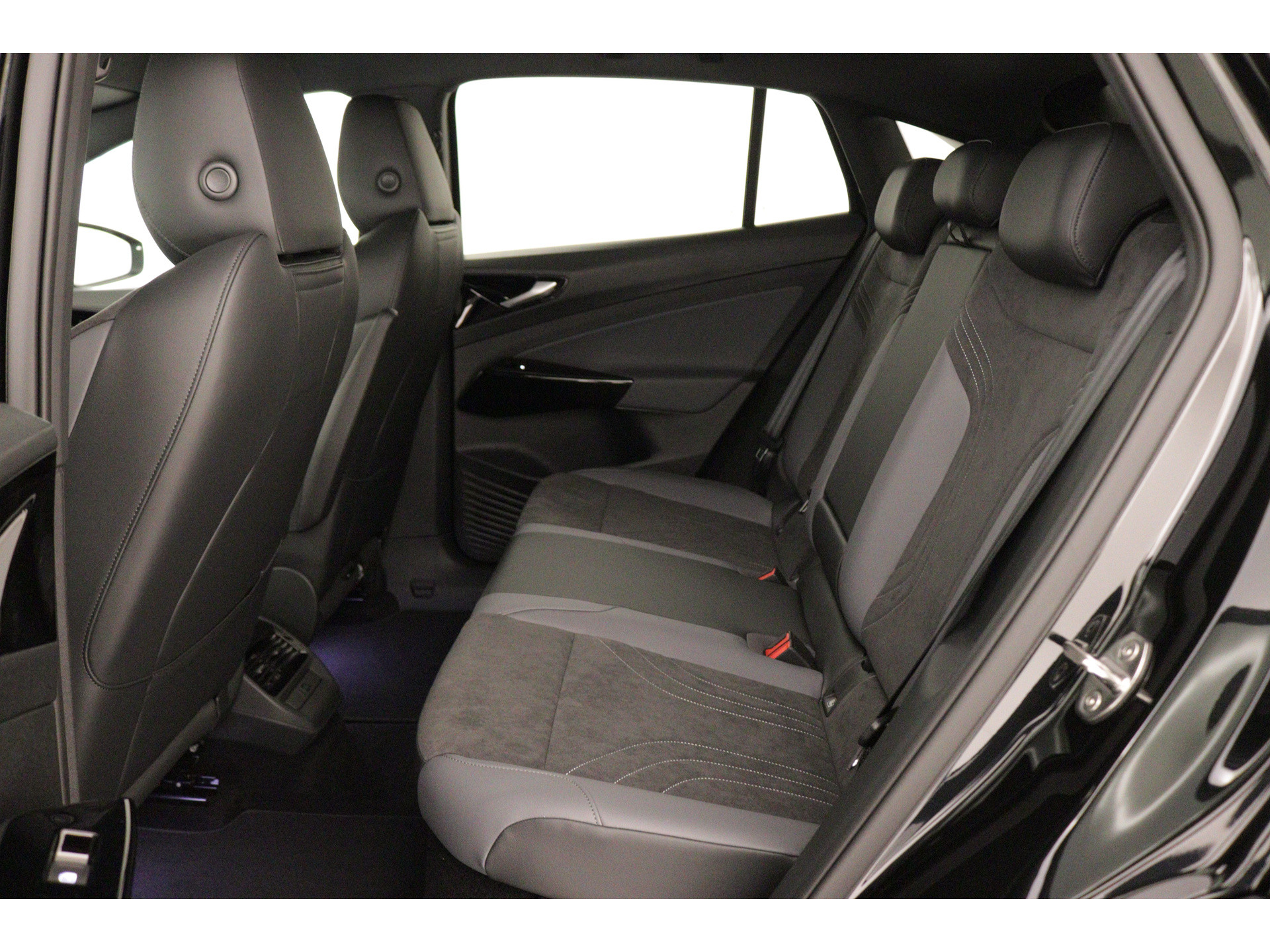 Volkswagen - ID.5 Pro Business 77 kWh - 2024