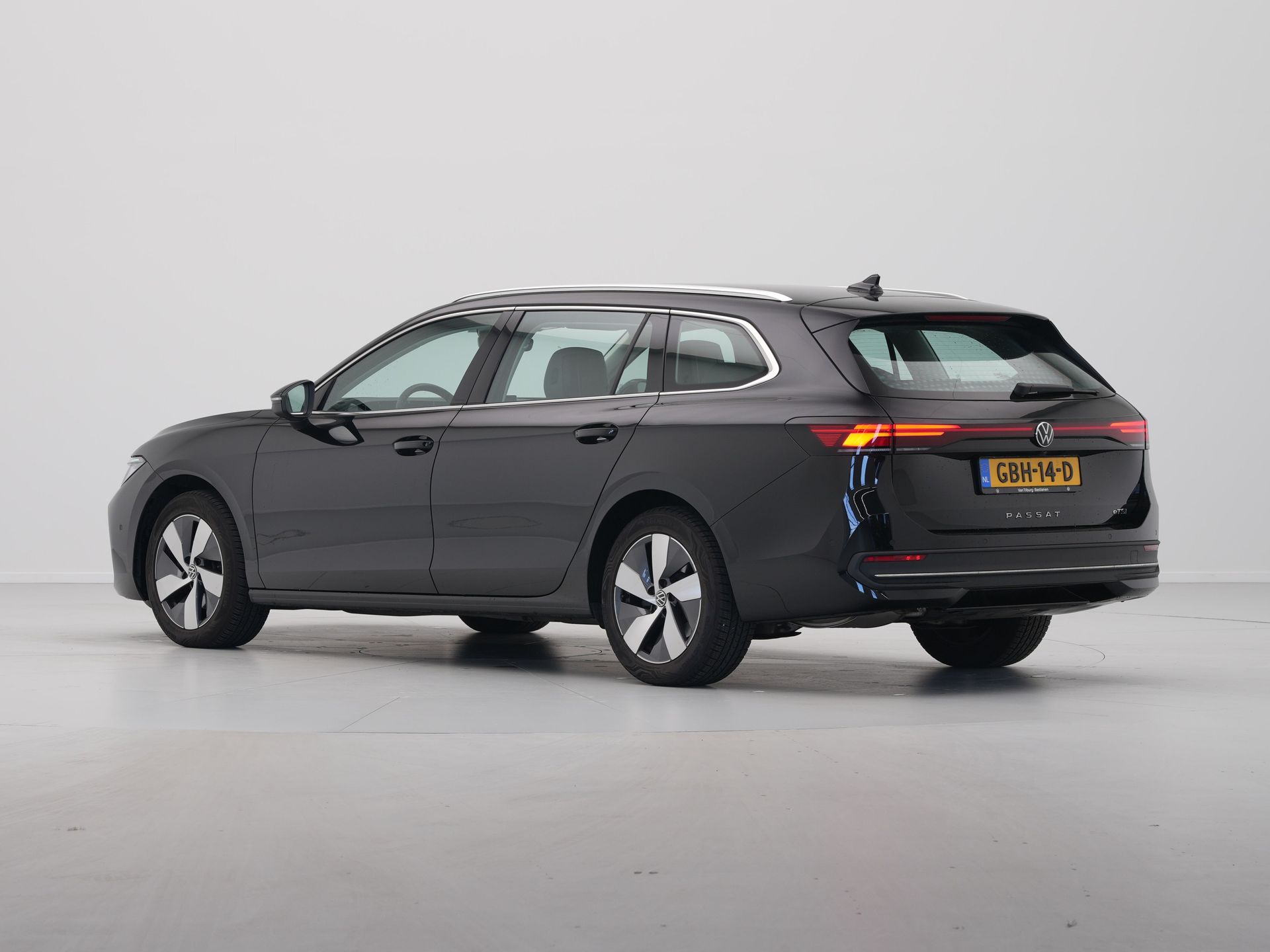 Volkswagen - Passat Variant 1.5 eTSI 150pk Business - 2024