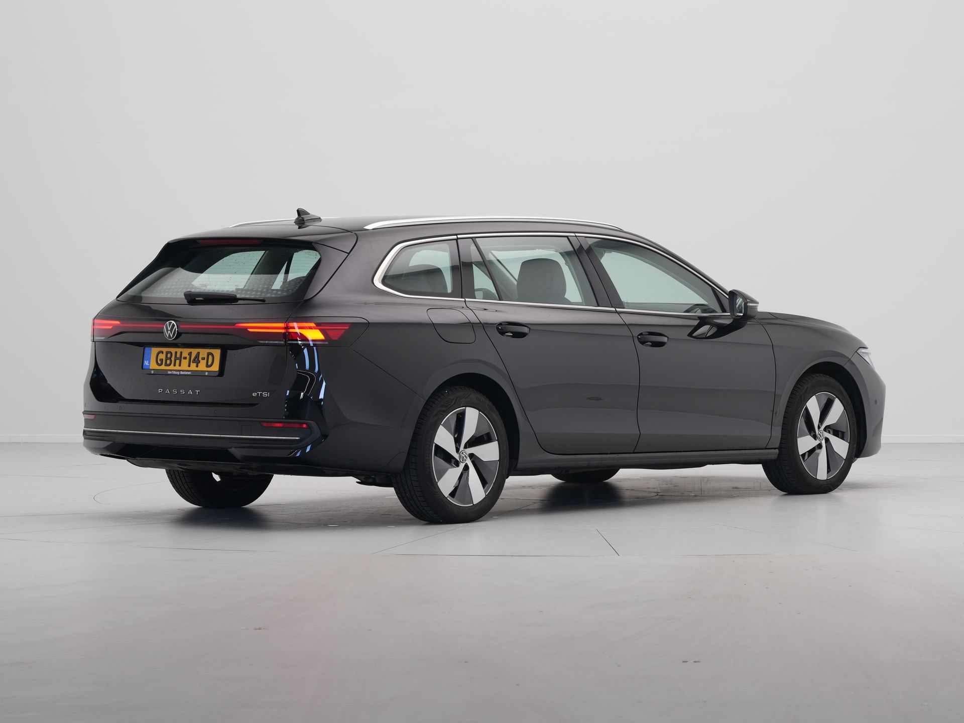 Volkswagen - Passat Variant 1.5 eTSI 150pk Business - 2024