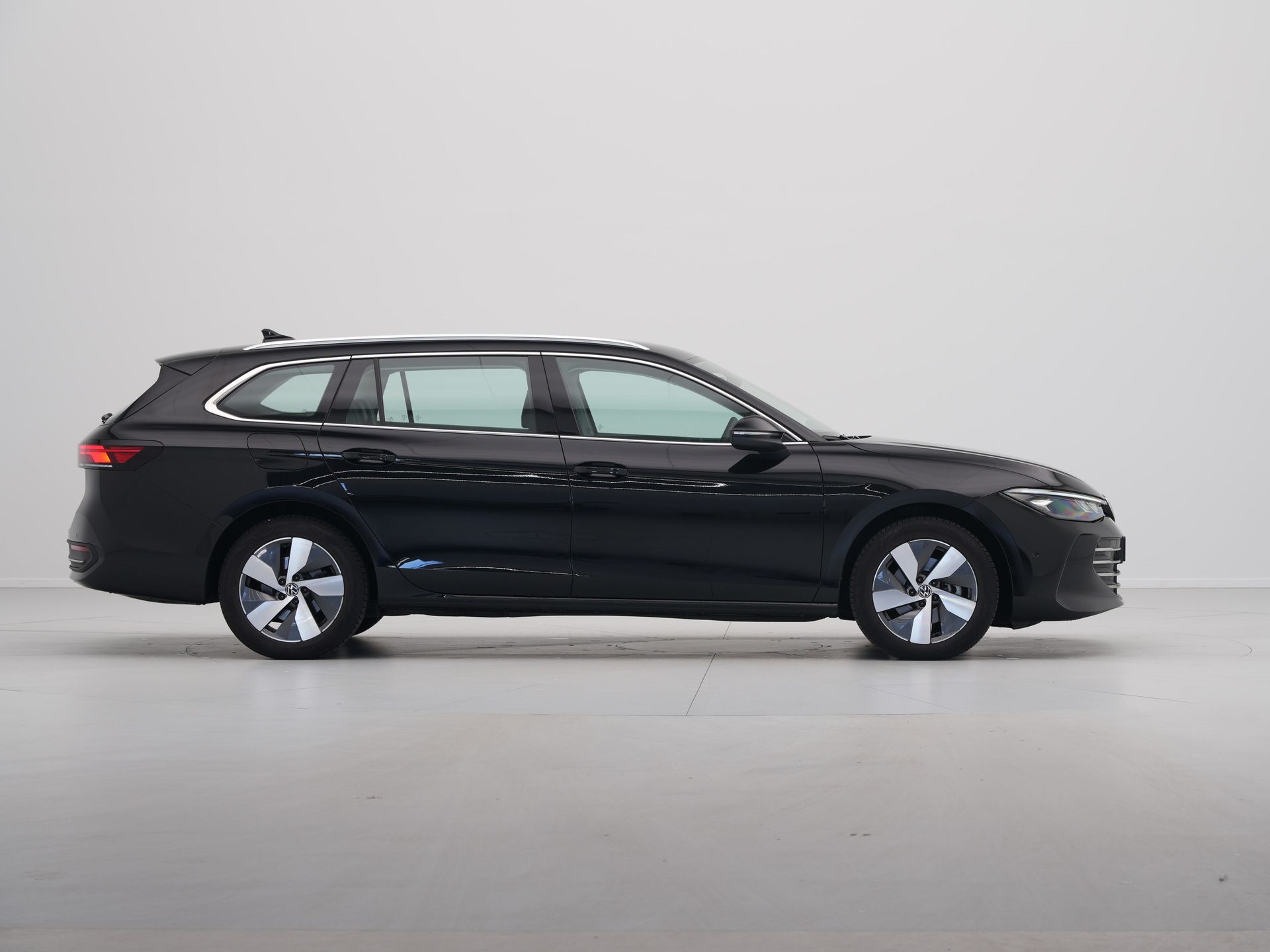 Volkswagen - Passat Variant 1.5 eTSI 150pk Business - 2024