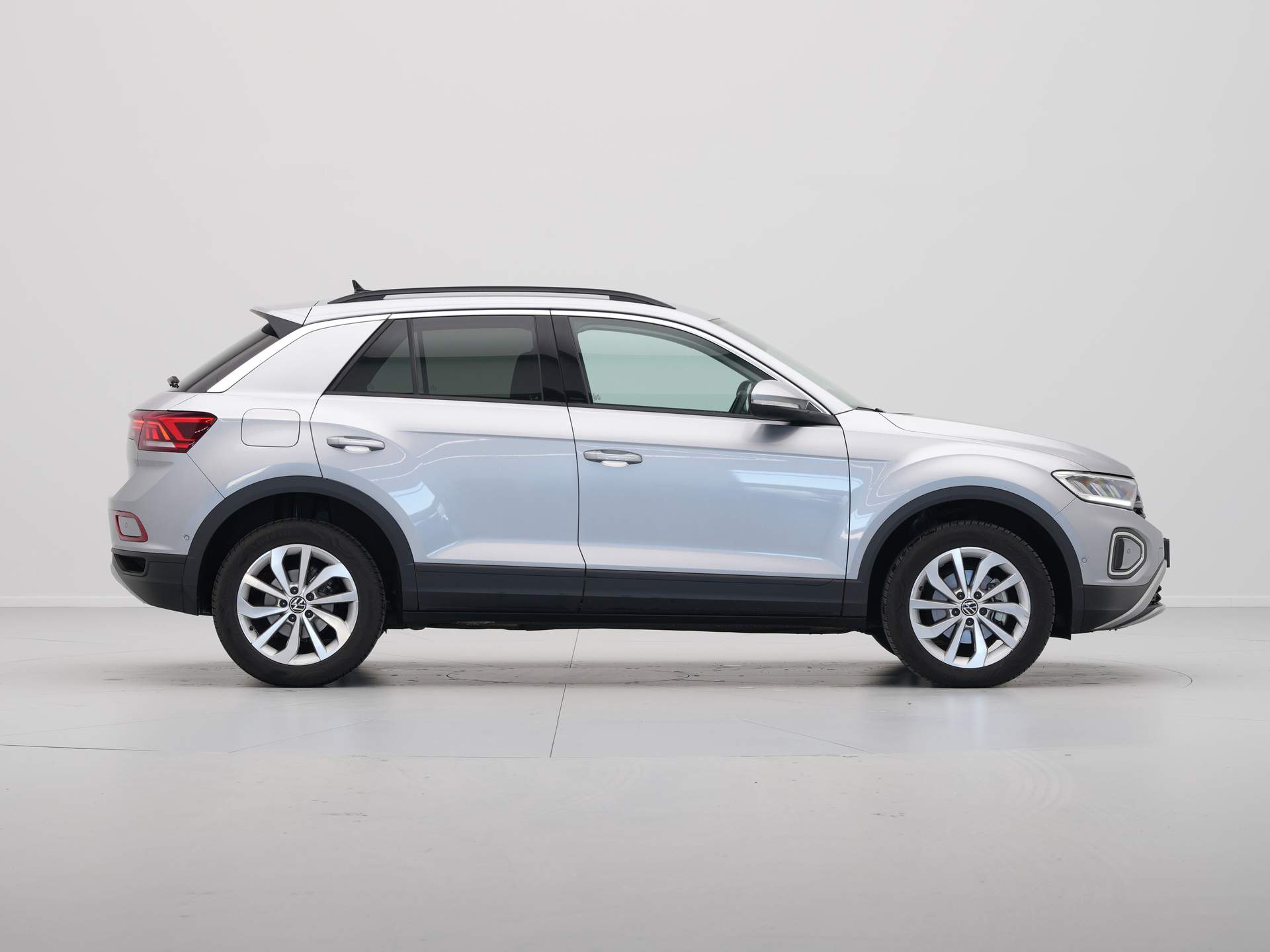 Volkswagen - T-Roc 1.5 TSI 150pk DSG Life Edition - 2024