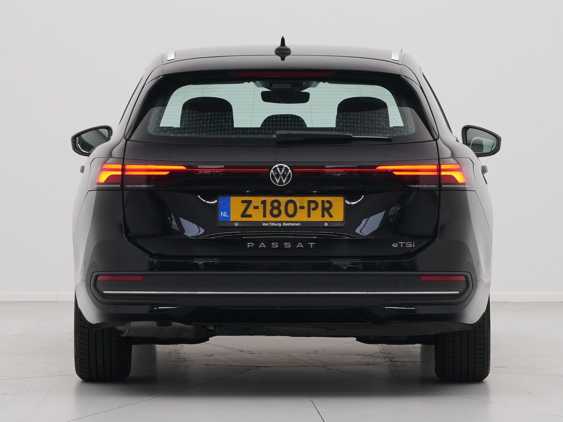 Volkswagen - Passat Variant 1.5 eTSI 150pk Business - 2024