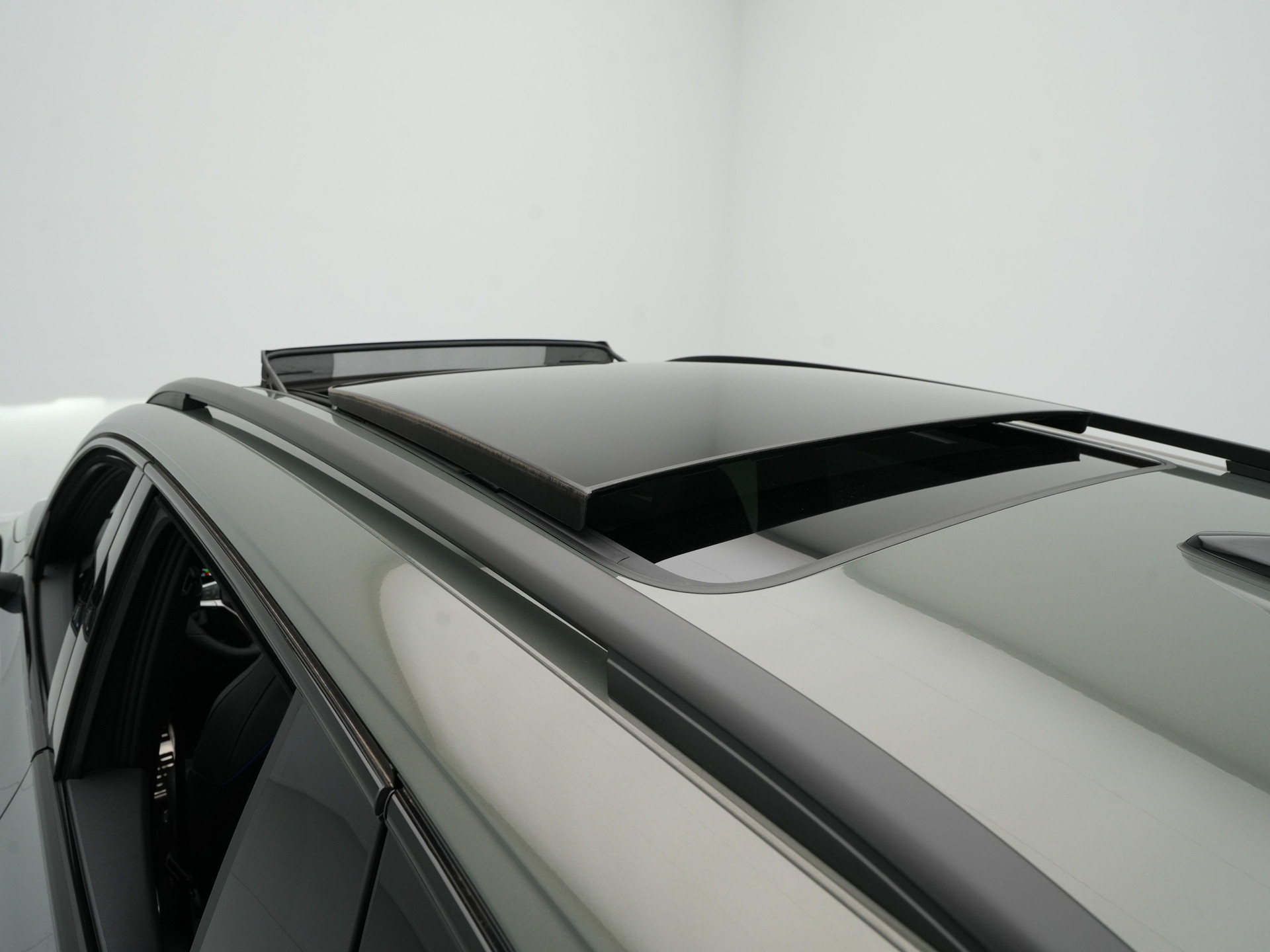 Volkswagen - Tiguan 1.5 eHybrid 204 6DSG R-Line Edition - 2025