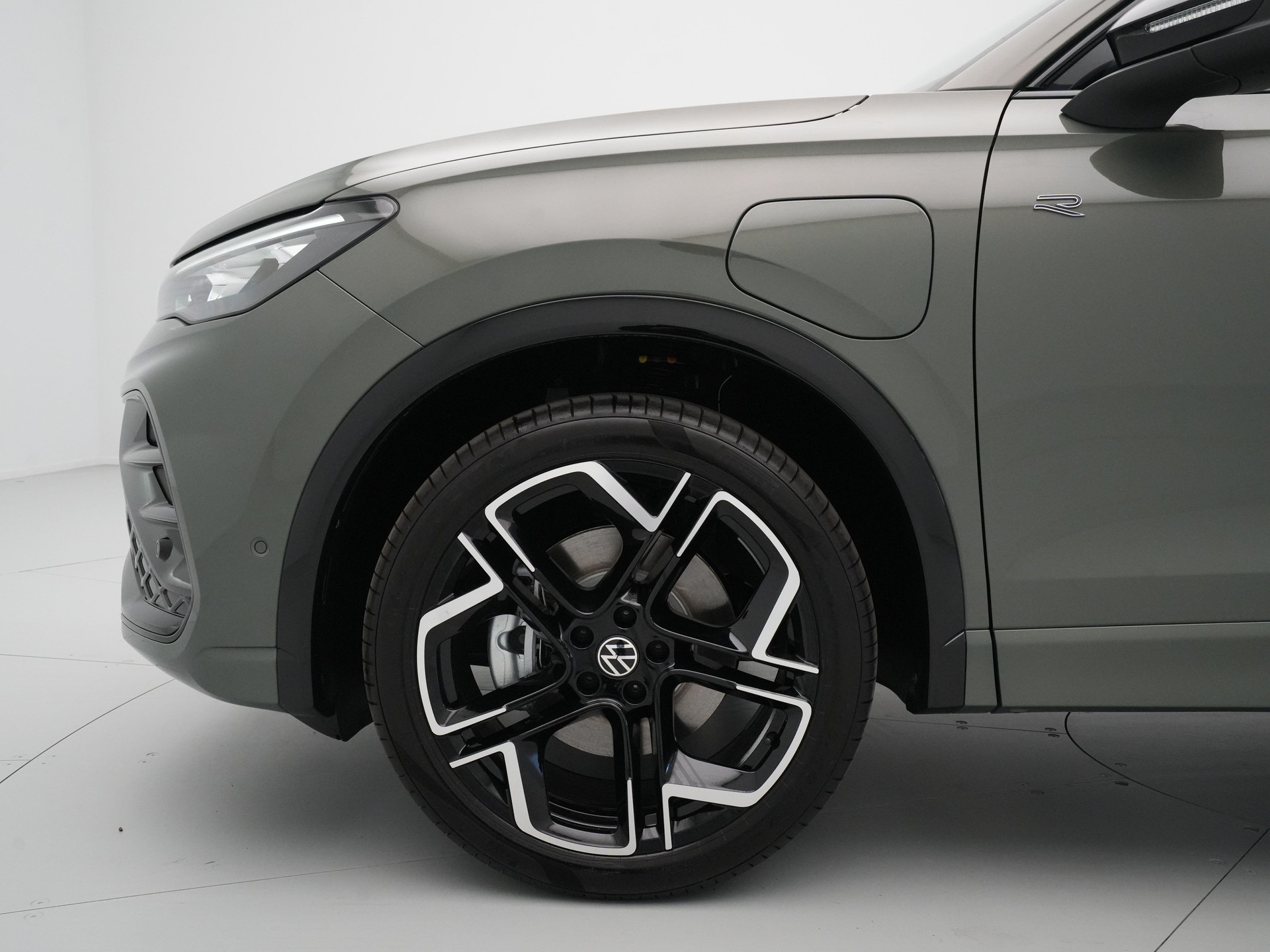 Volkswagen - Tiguan 1.5 eHybrid 204 6DSG R-Line Edition - 2025