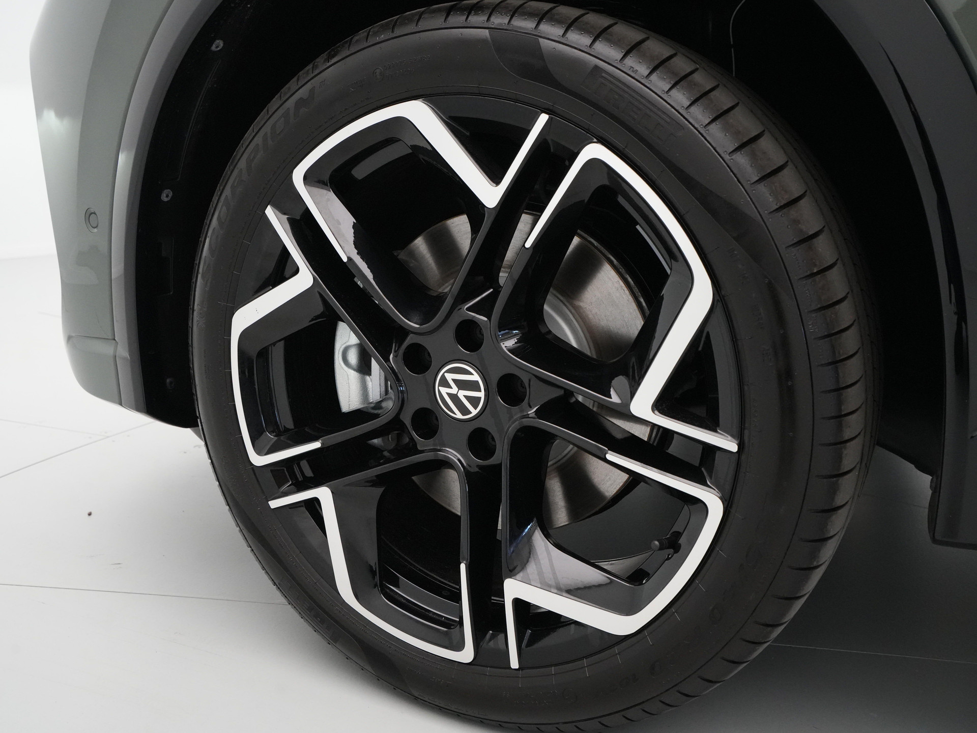 Volkswagen - Tiguan 1.5 eHybrid 204 6DSG R-Line Edition - 2025