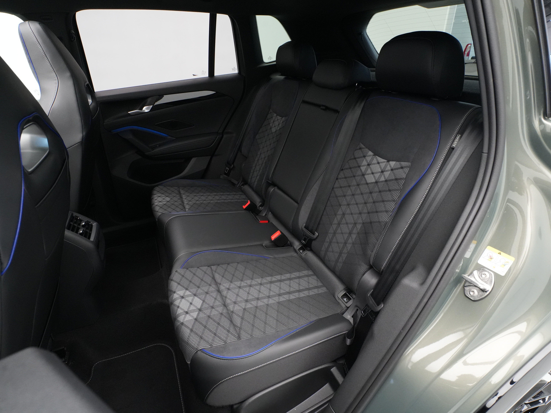 Volkswagen - Tiguan 1.5 eHybrid 204 6DSG R-Line Edition - 2025