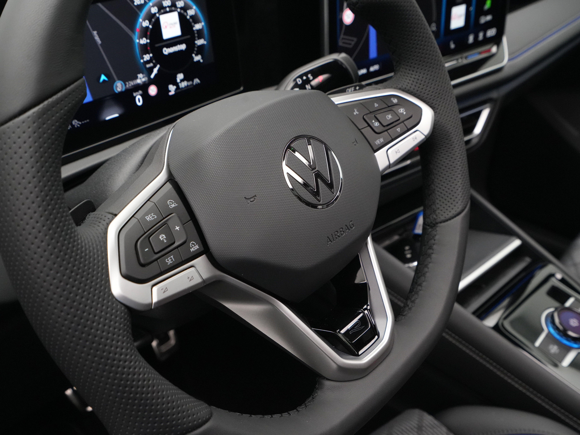Volkswagen - Tiguan 1.5 eHybrid 204 6DSG R-Line Edition - 2025