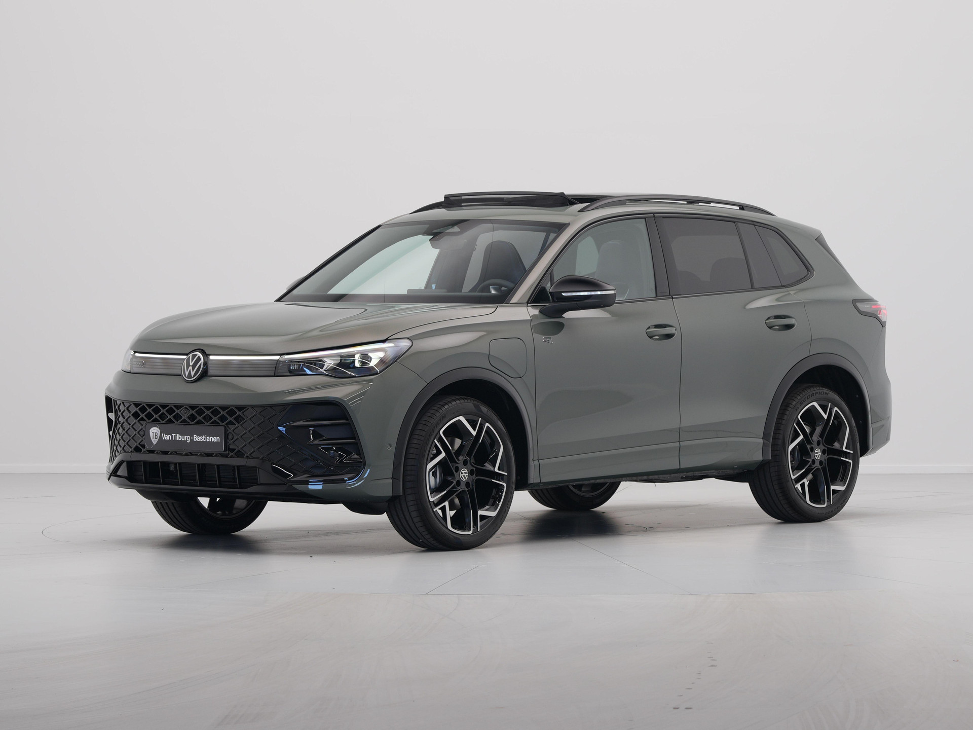 Volkswagen - Tiguan 1.5 eHybrid 204 6DSG R-Line Edition - 2025