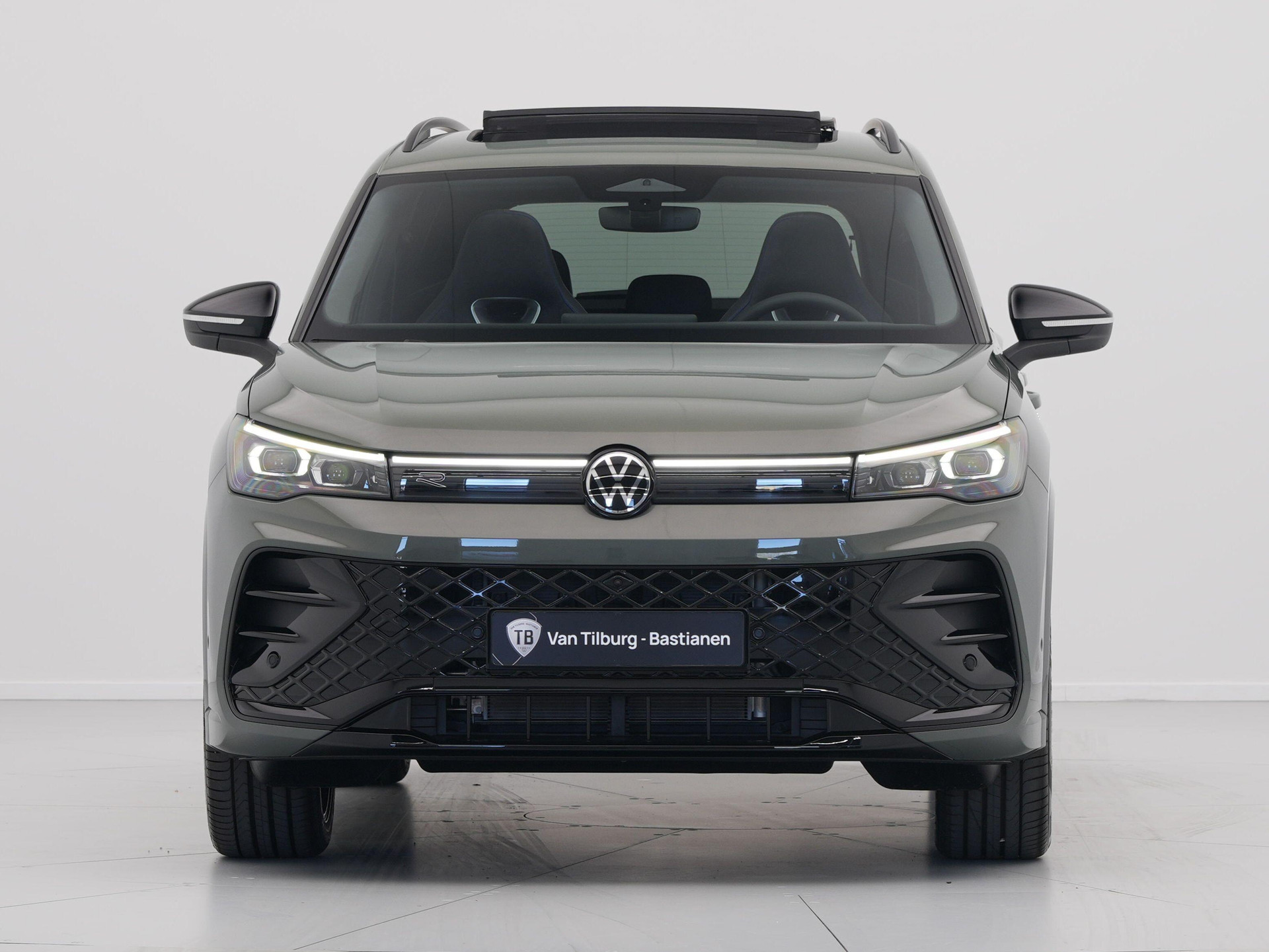 Volkswagen - Tiguan 1.5 eHybrid 204 6DSG R-Line Edition - 2025