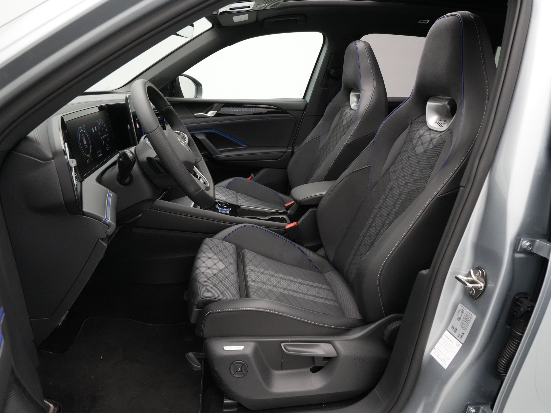 Volkswagen - Tiguan 1.5 eHybrid 204pk R-Line Edition - 2024