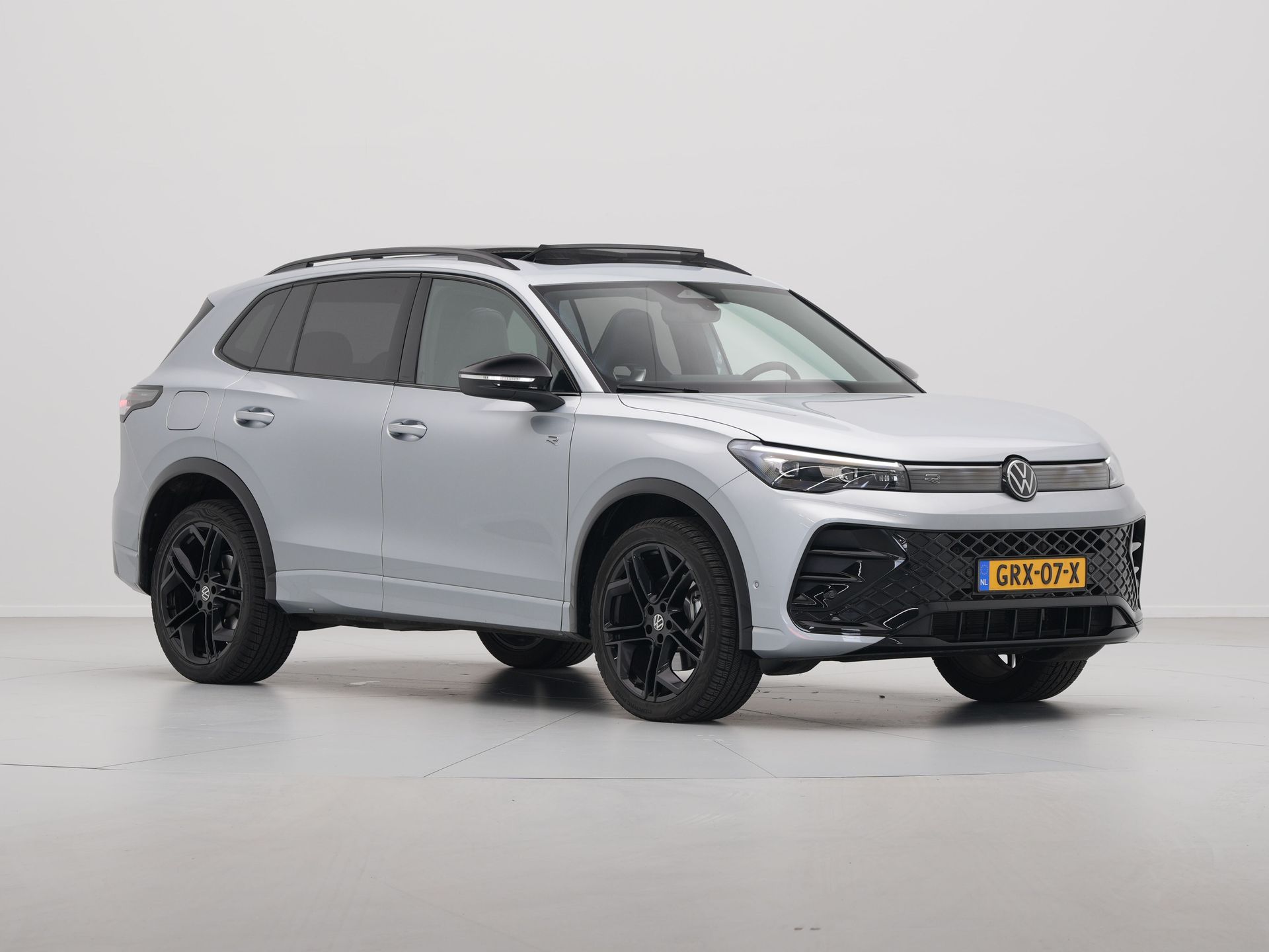 Volkswagen - Tiguan 1.5 eHybrid 204pk R-Line Edition - 2024