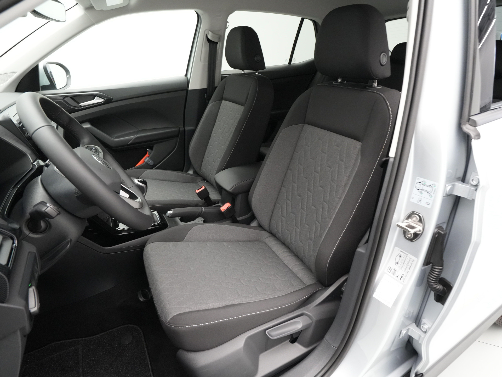 Volkswagen - T-Cross 1.0 TSI 95 5MT Life Edition - 2025