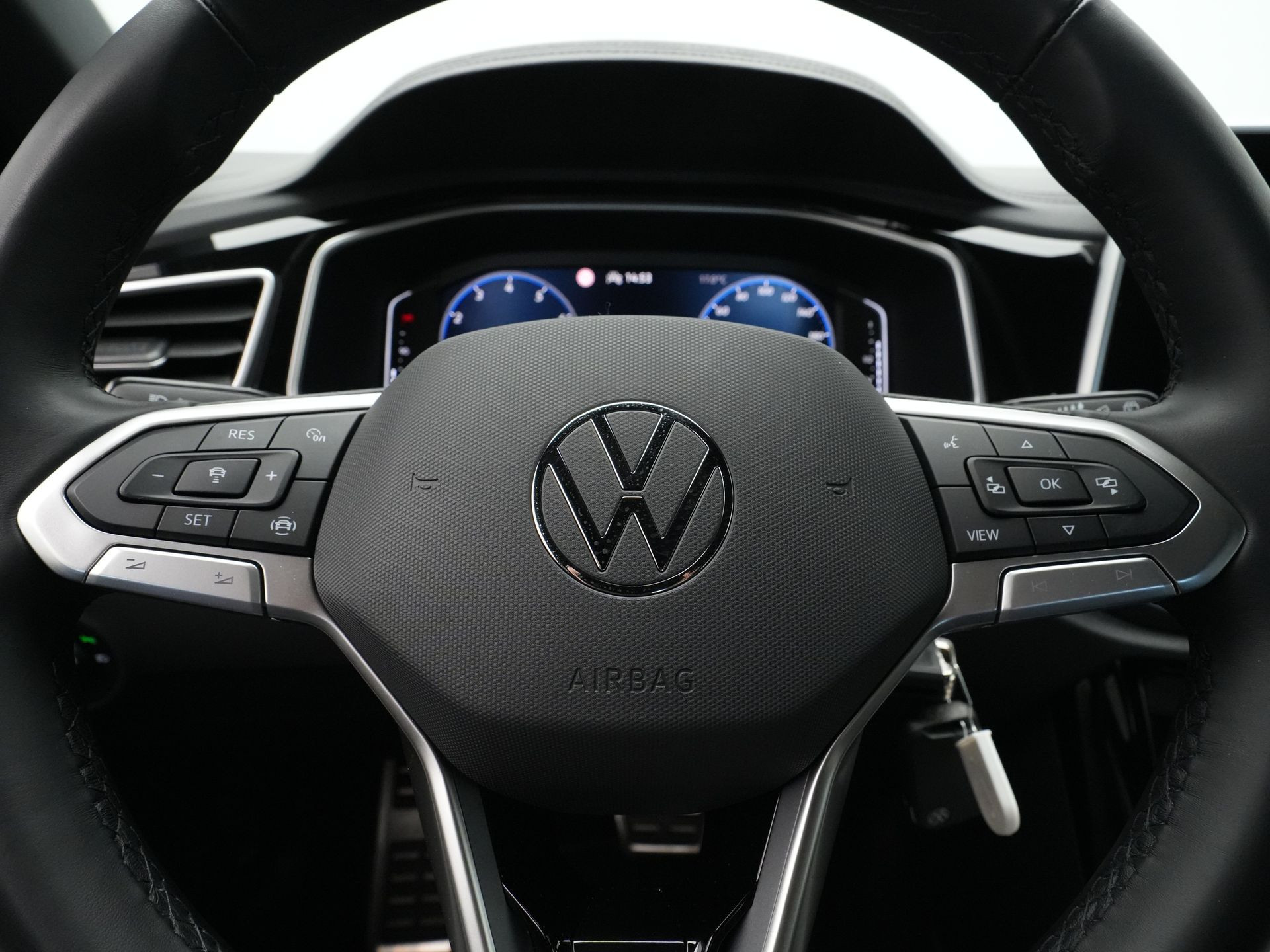 Volkswagen - T-Roc 1.5 TSI 150pk DSG R-Line - 2024