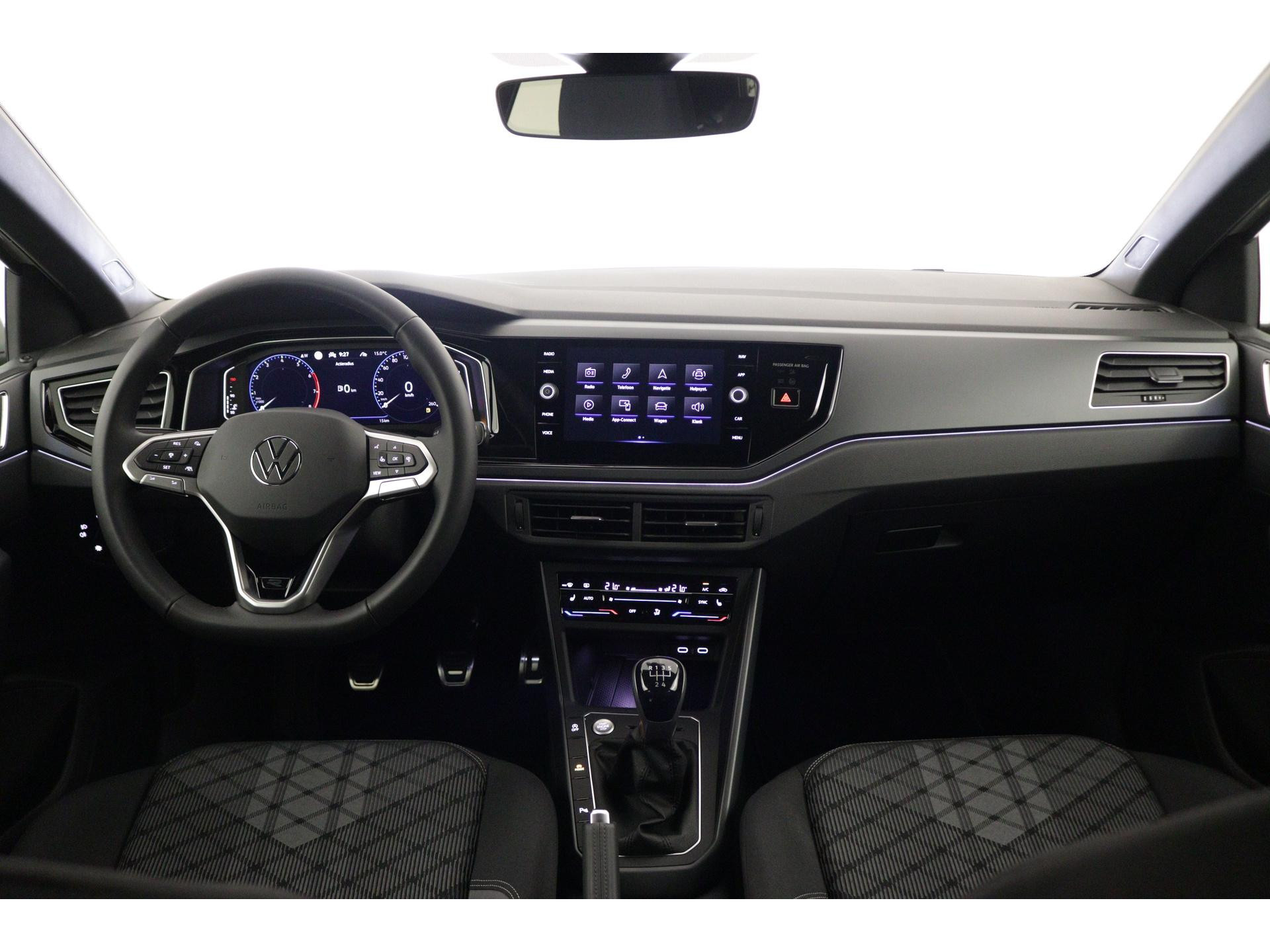 Volkswagen - Polo 1.0 TSI R-Line - 2024