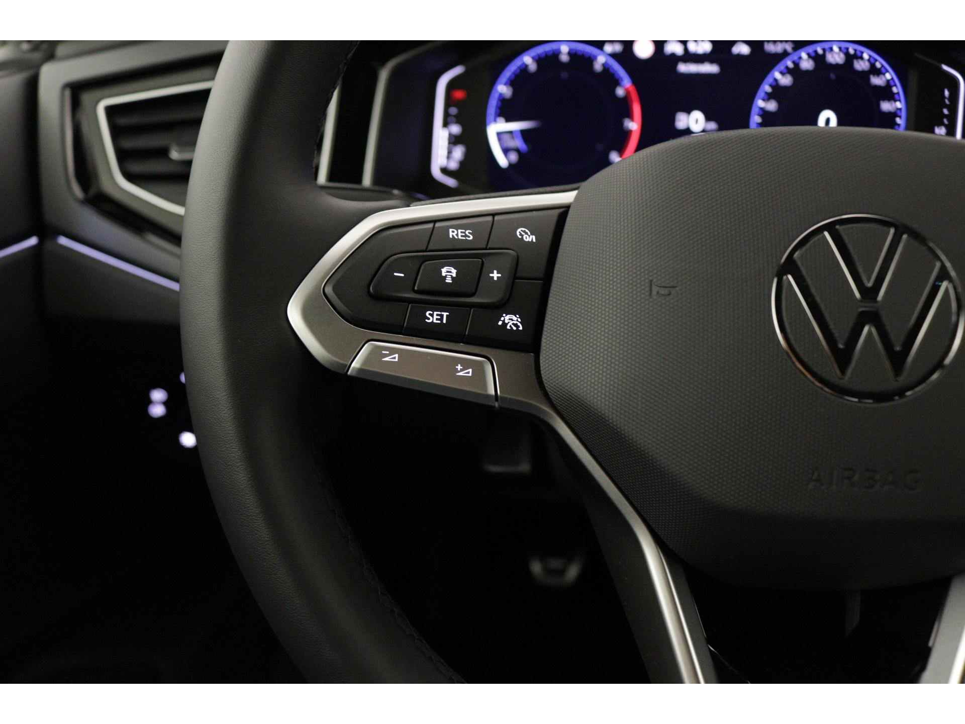 Volkswagen - Polo 1.0 TSI R-Line - 2024