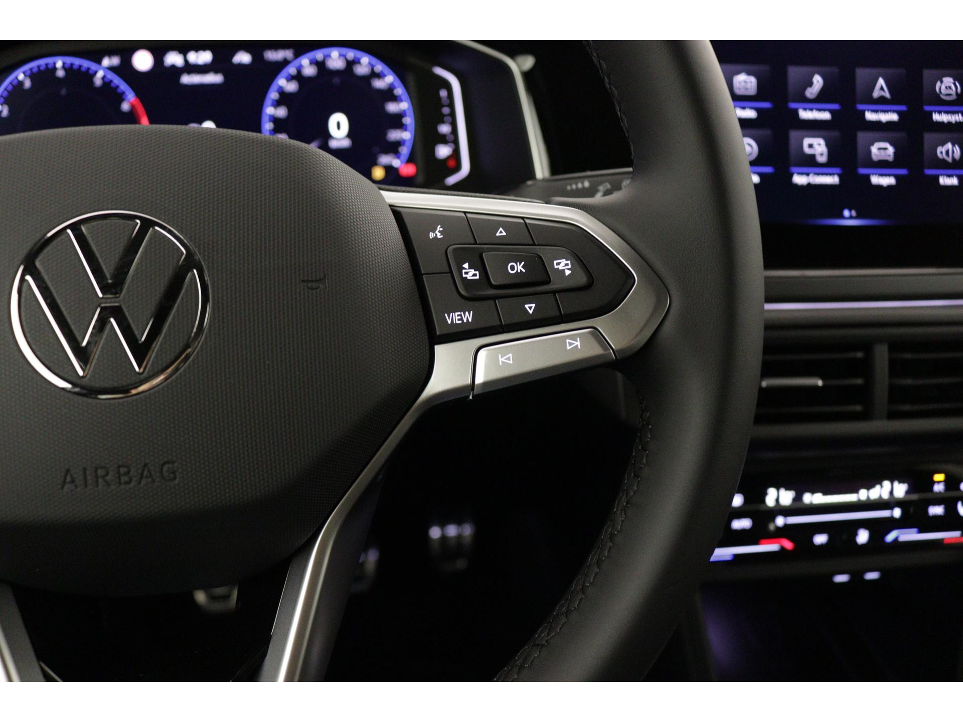 Volkswagen - Polo 1.0 TSI R-Line - 2024