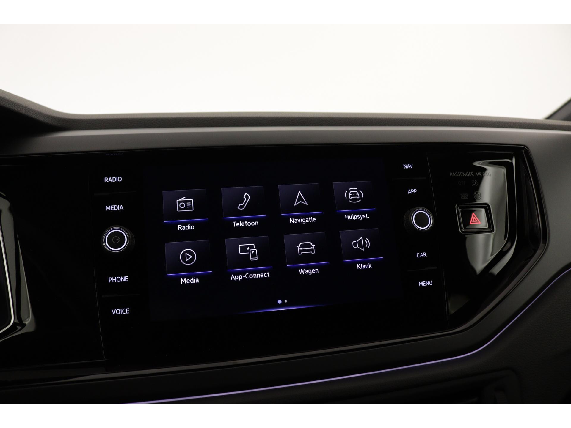 Volkswagen - Polo 1.0 TSI R-Line - 2024