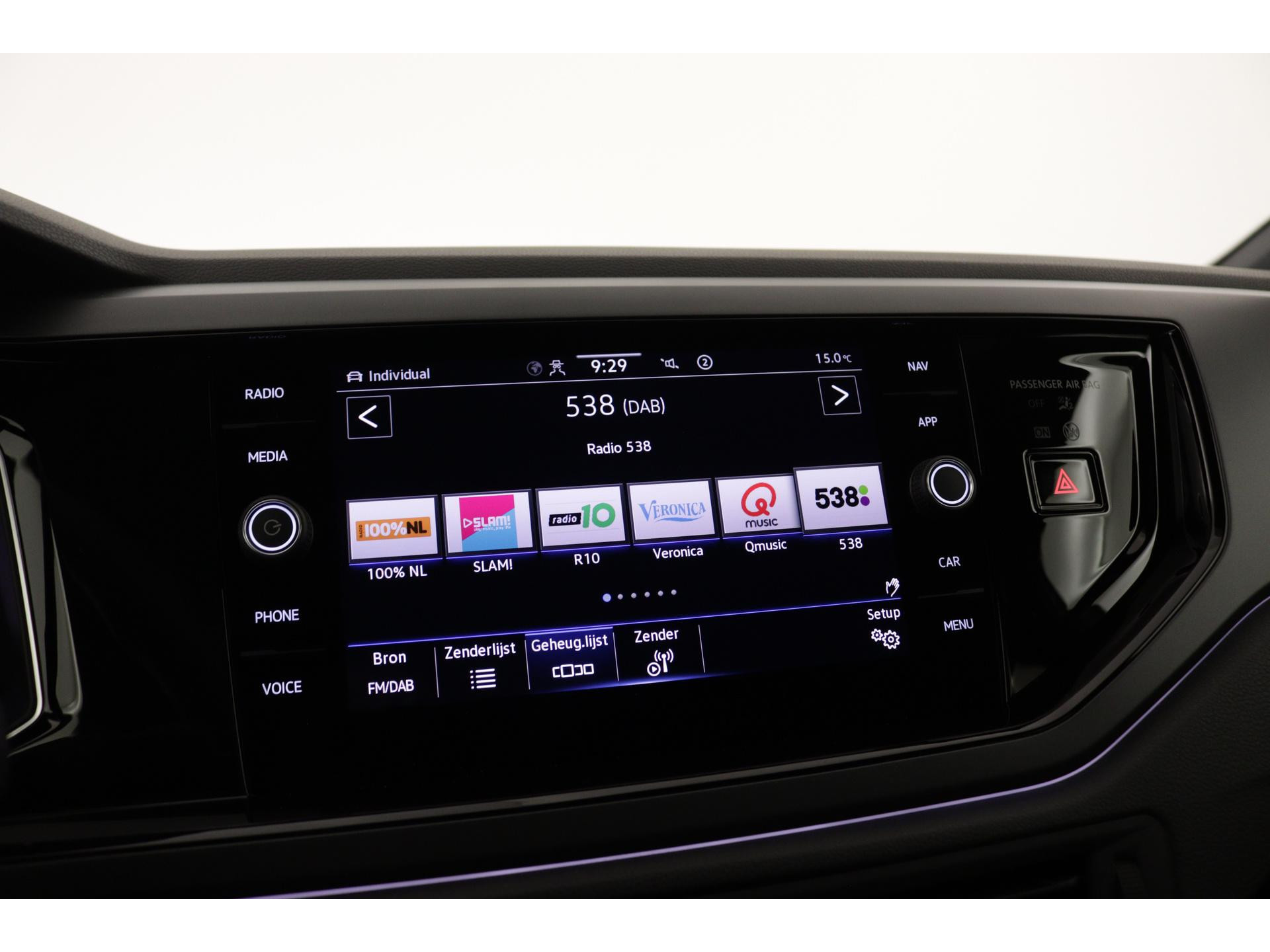 Volkswagen - Polo 1.0 TSI R-Line - 2024