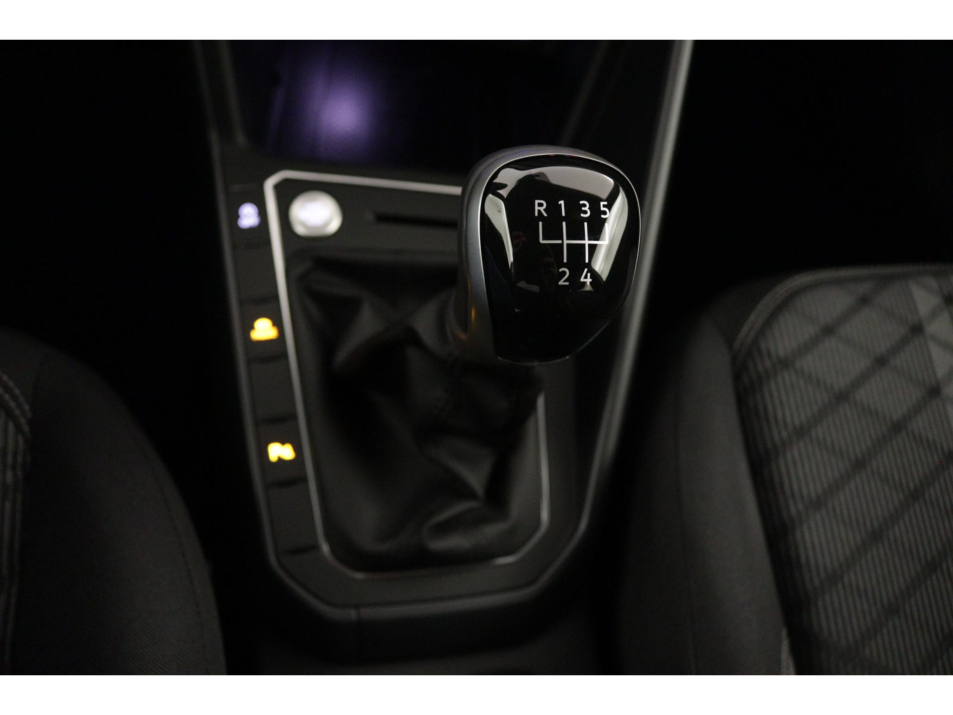 Volkswagen - Polo 1.0 TSI R-Line - 2024
