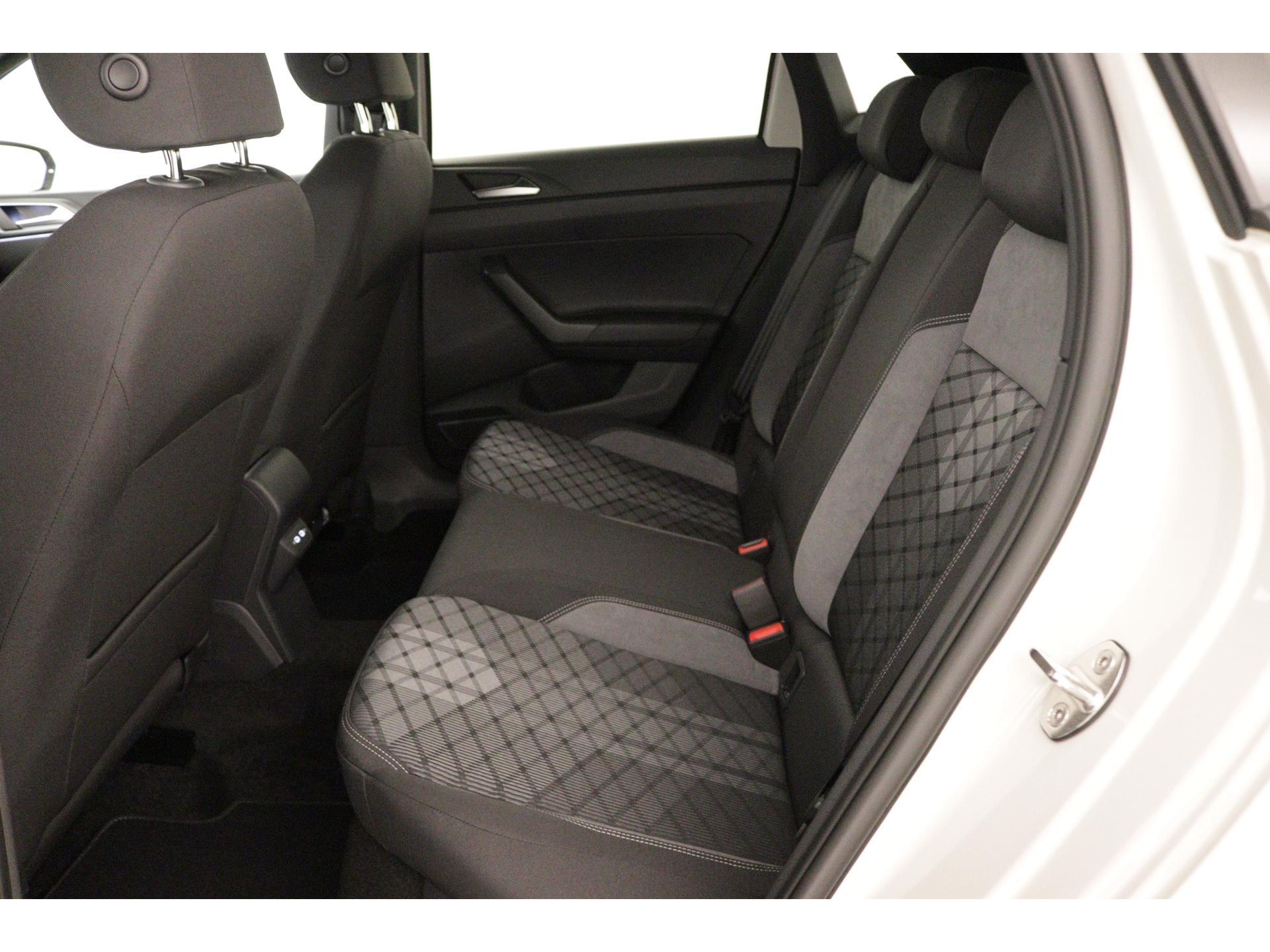 Volkswagen - Polo 1.0 TSI R-Line - 2024