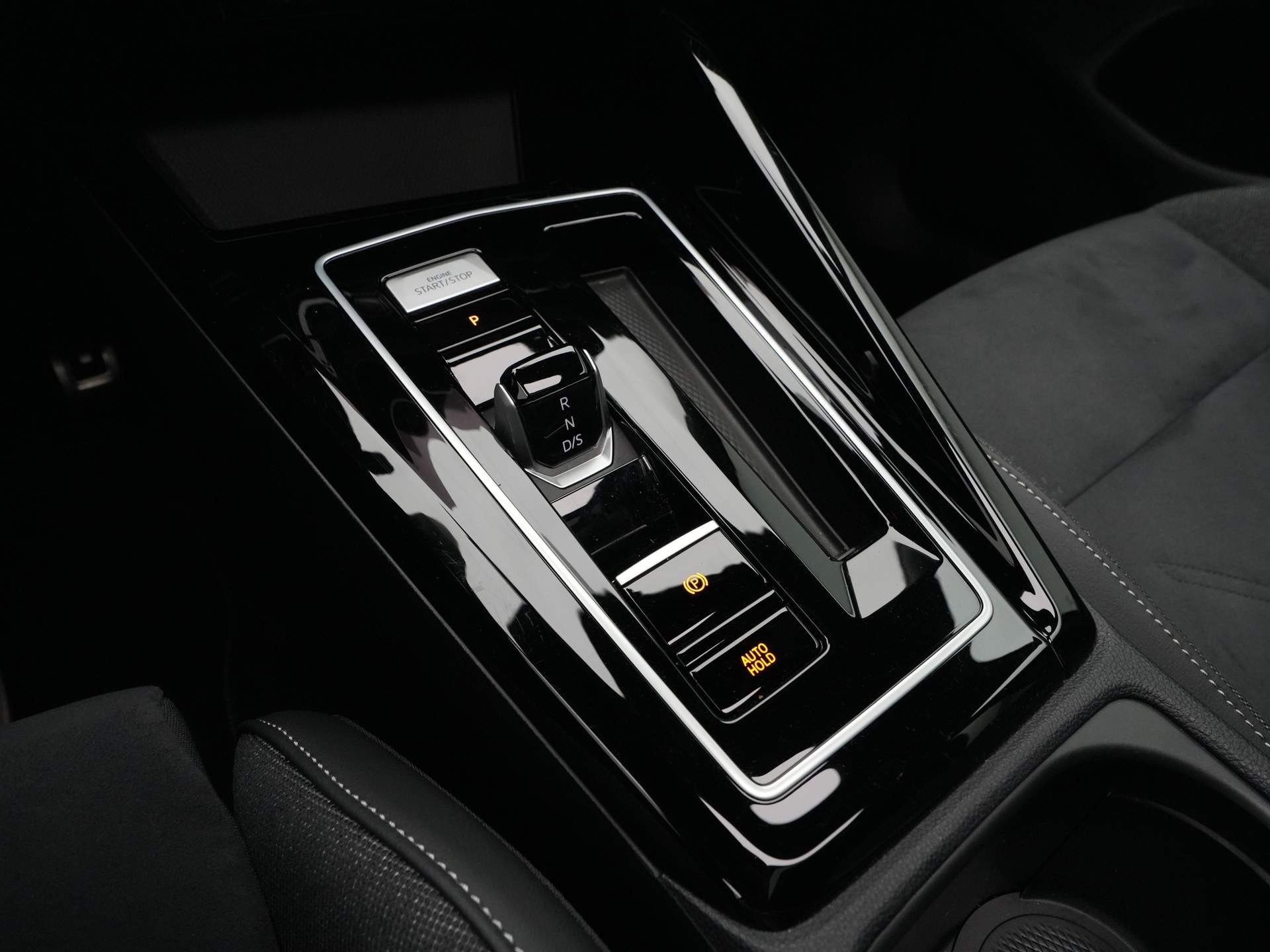 Volkswagen - Golf 1.5 eHybrid 50 Edition - 2024