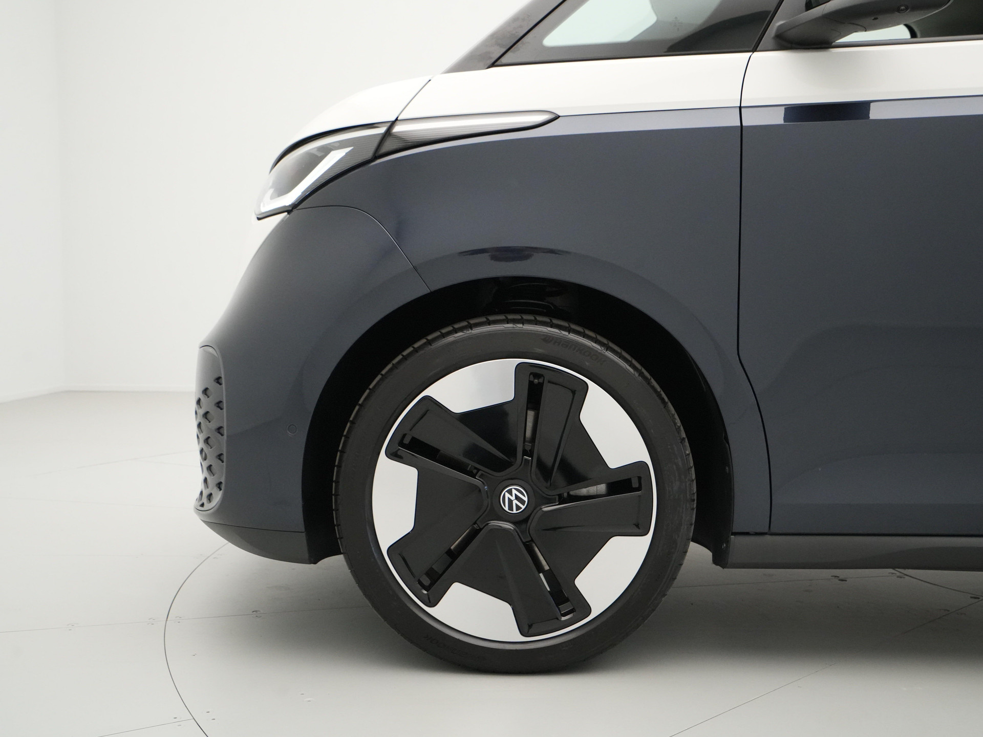Volkswagen - ID. Buzz Elektromotor 79kWh 286 1AT Pro - 2025