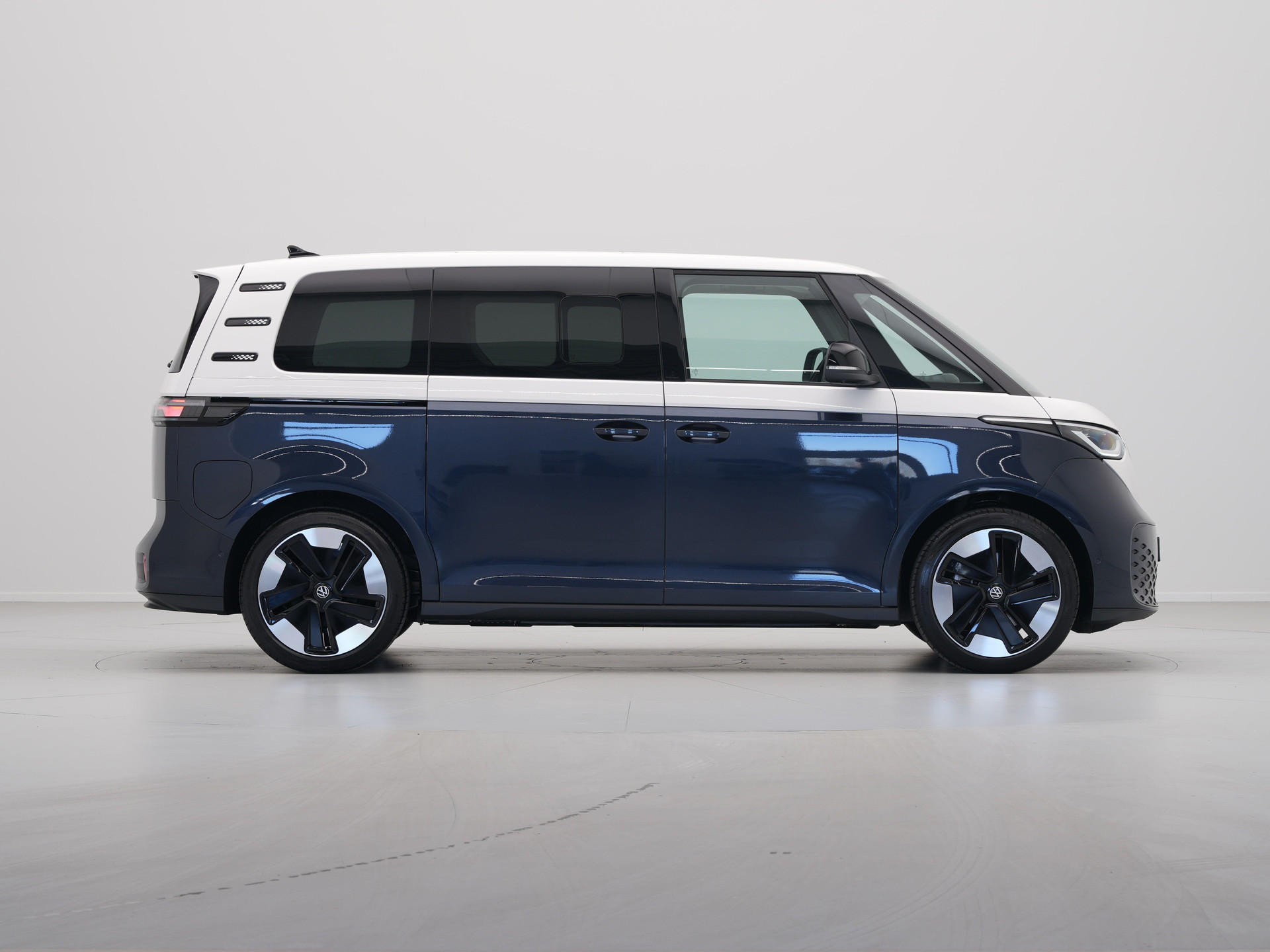 Volkswagen - ID. Buzz Elektromotor 79kWh 286 1AT Pro - 2025