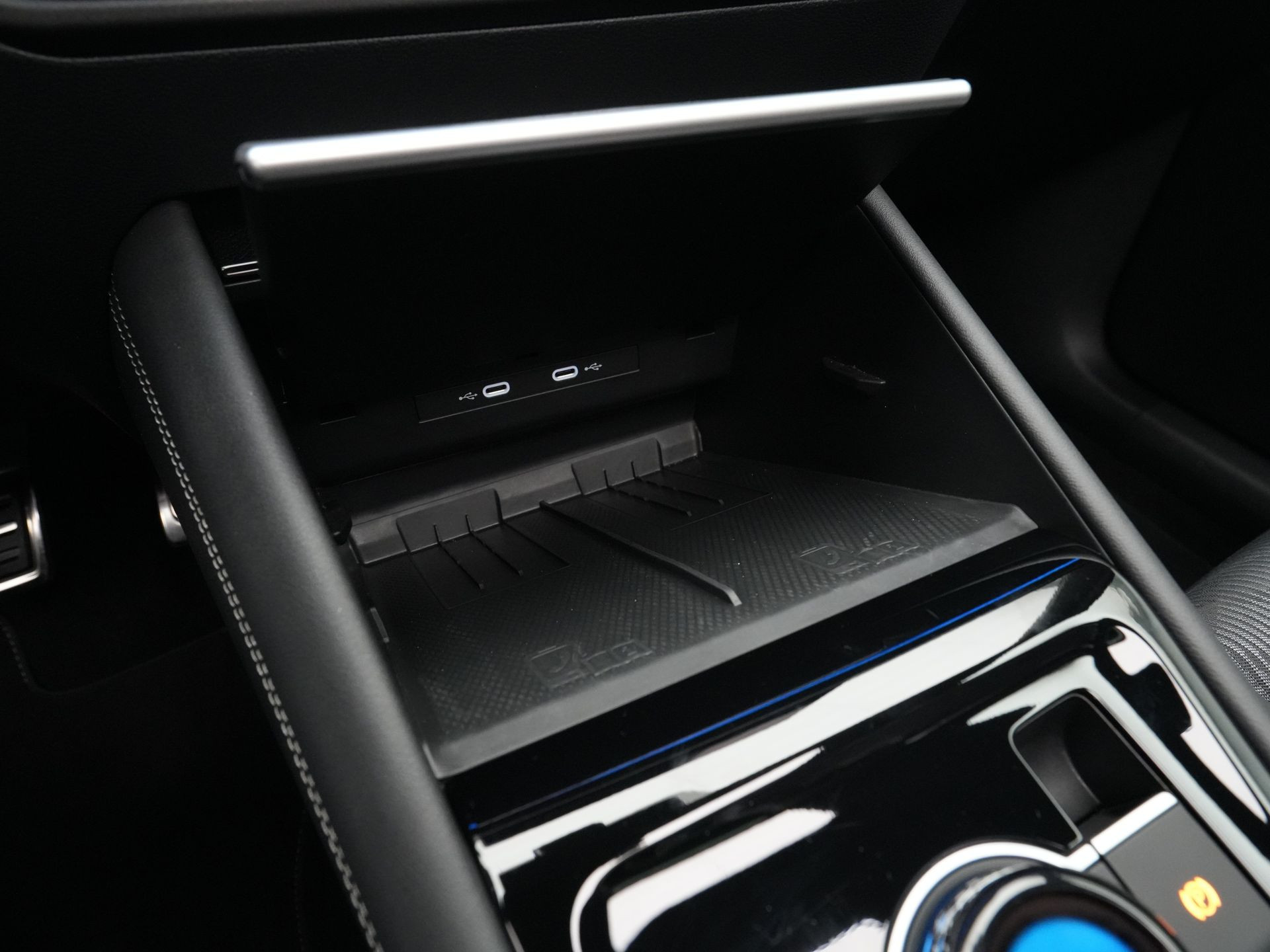 Volkswagen - Tiguan 1.5 eHybrid R-Line Edition - 2024