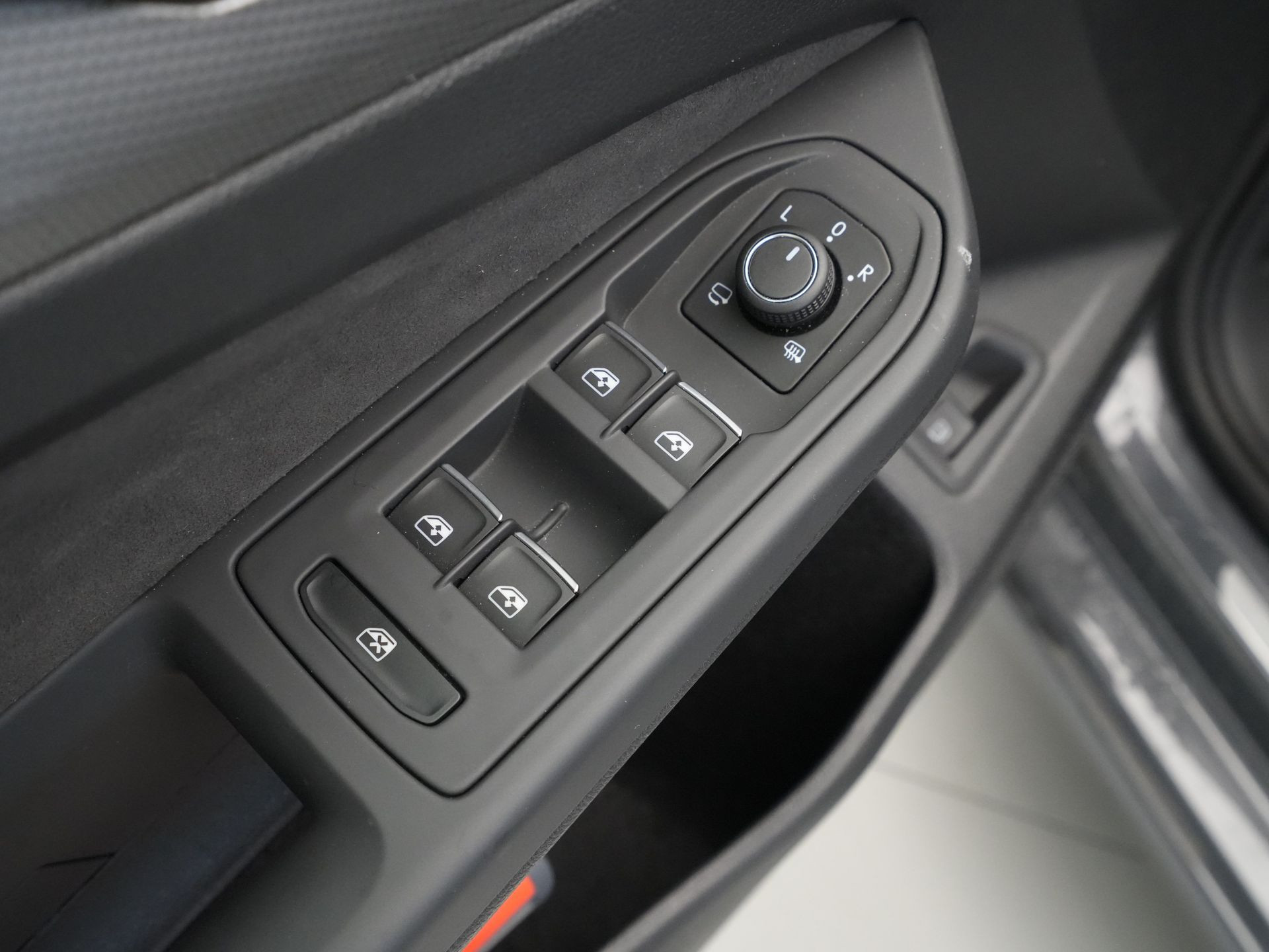 Volkswagen - Golf 1.5 eHybrid 50 Edition - 2024