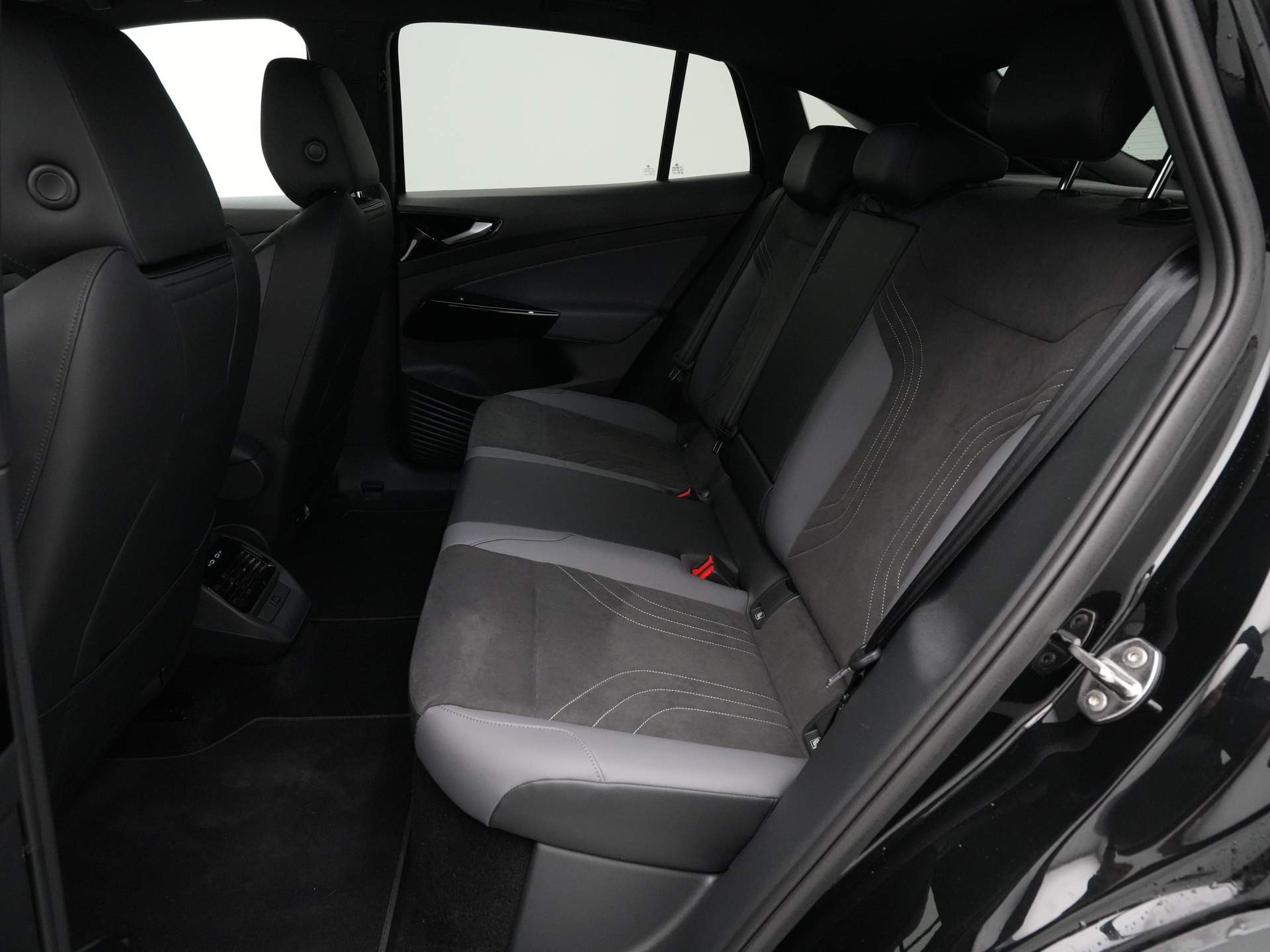 Volkswagen - ID.5 Pro Business 77 kWh - 2024