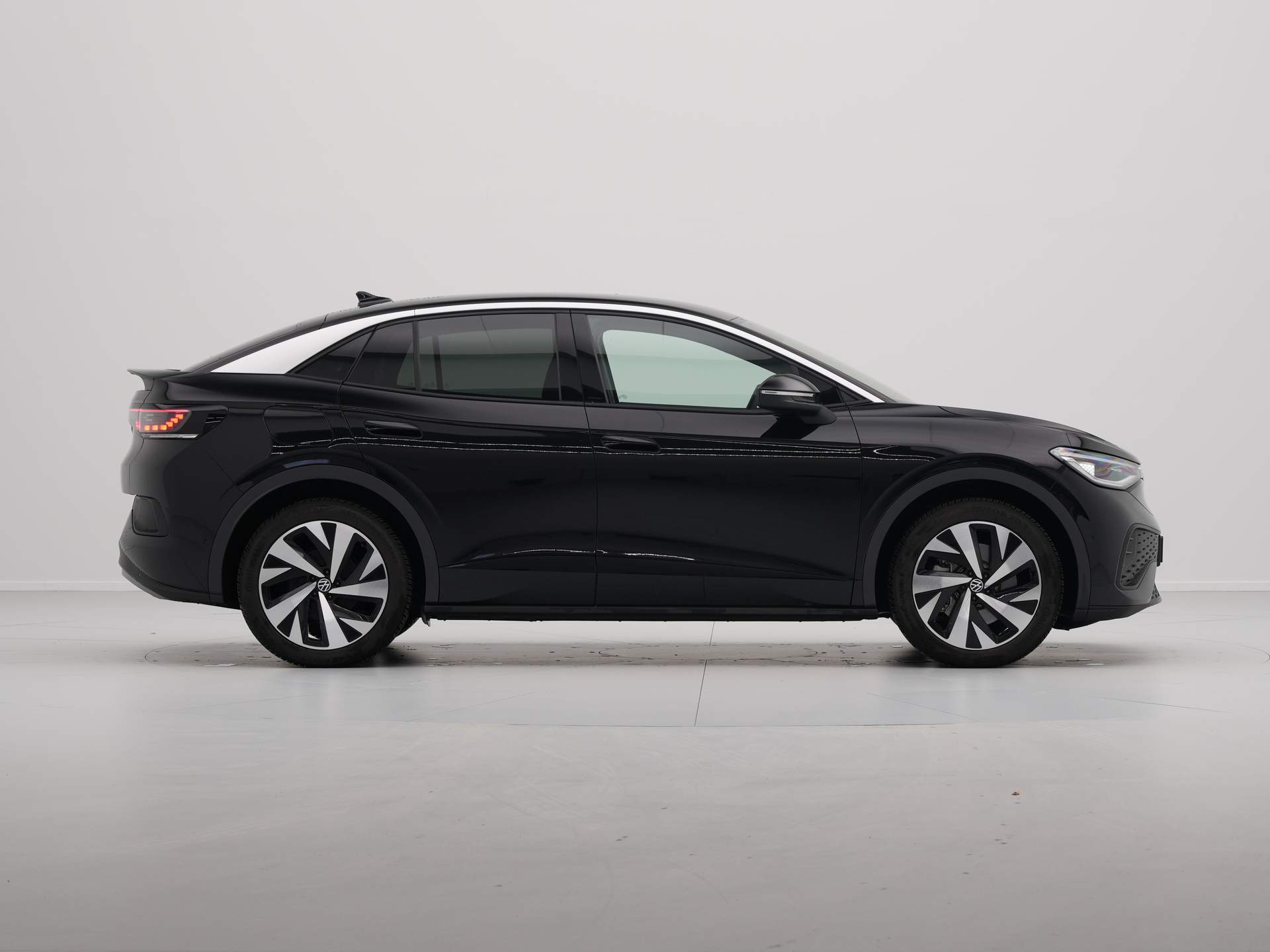Volkswagen - ID.5 Pro Business 77 kWh - 2024