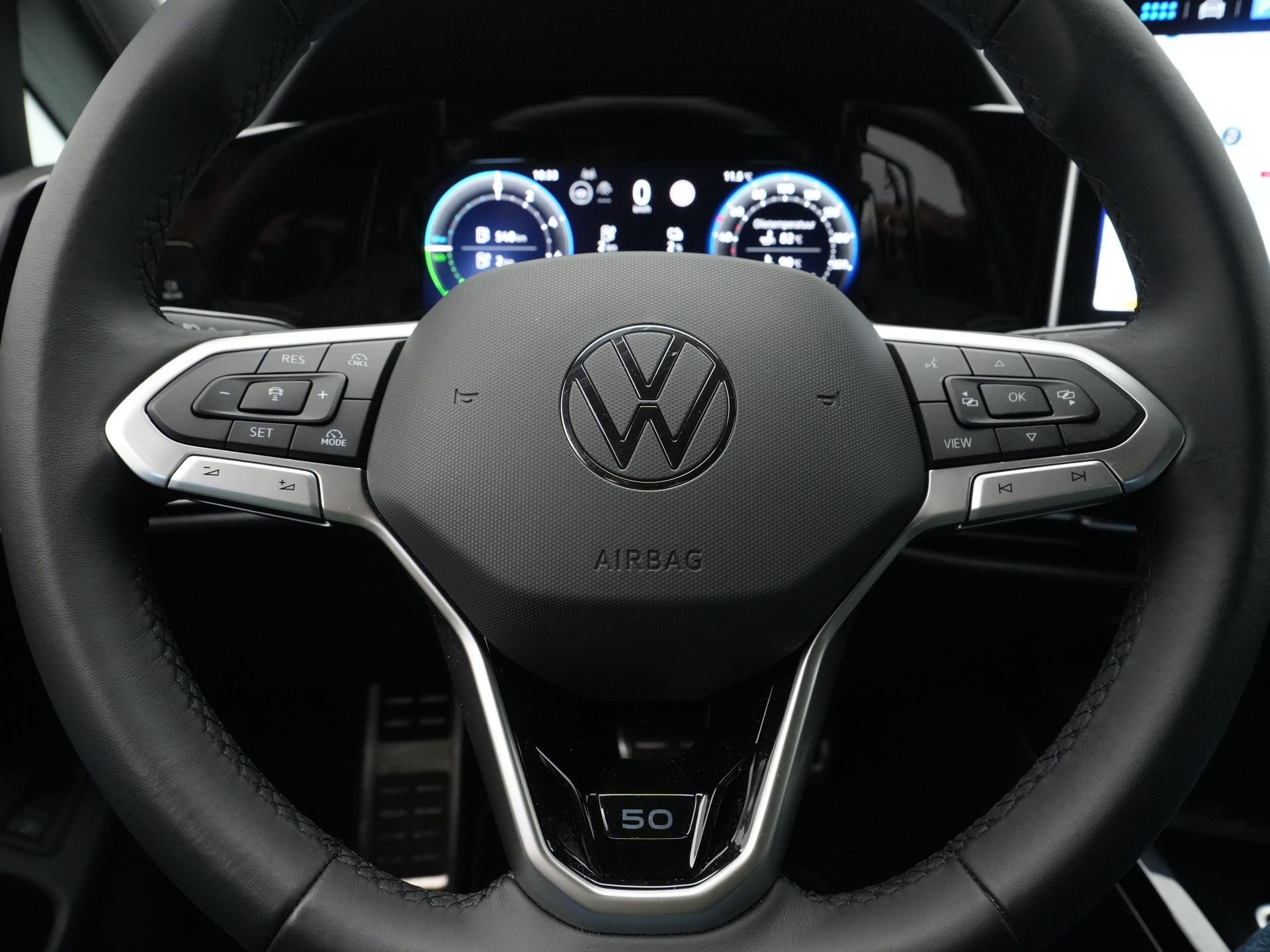 Volkswagen - Golf 1.5 eHybrid 50 Edition - 2024