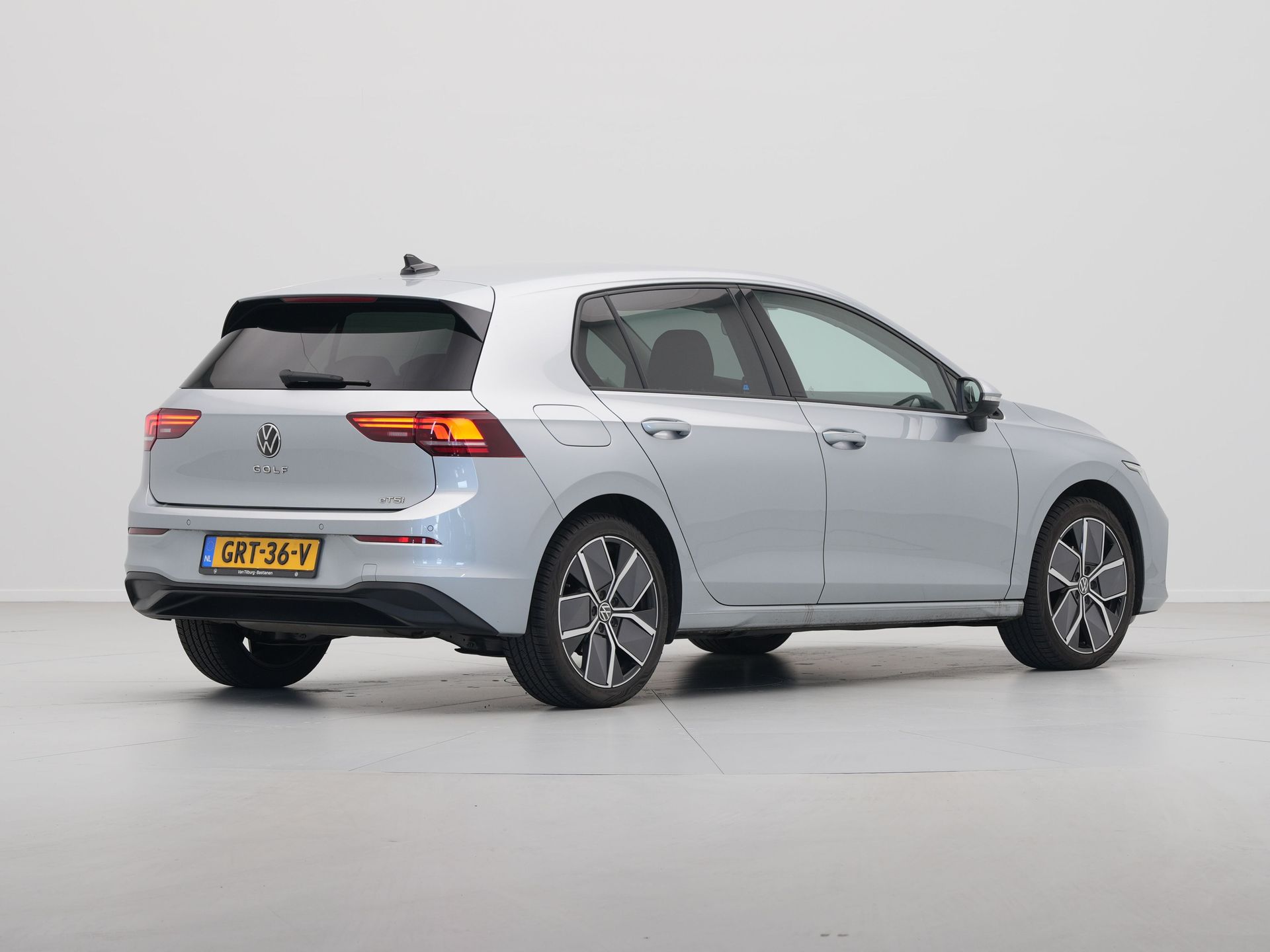 Volkswagen - Golf 1.5 eTSI 150pk DSG Oranje Edition - 2024