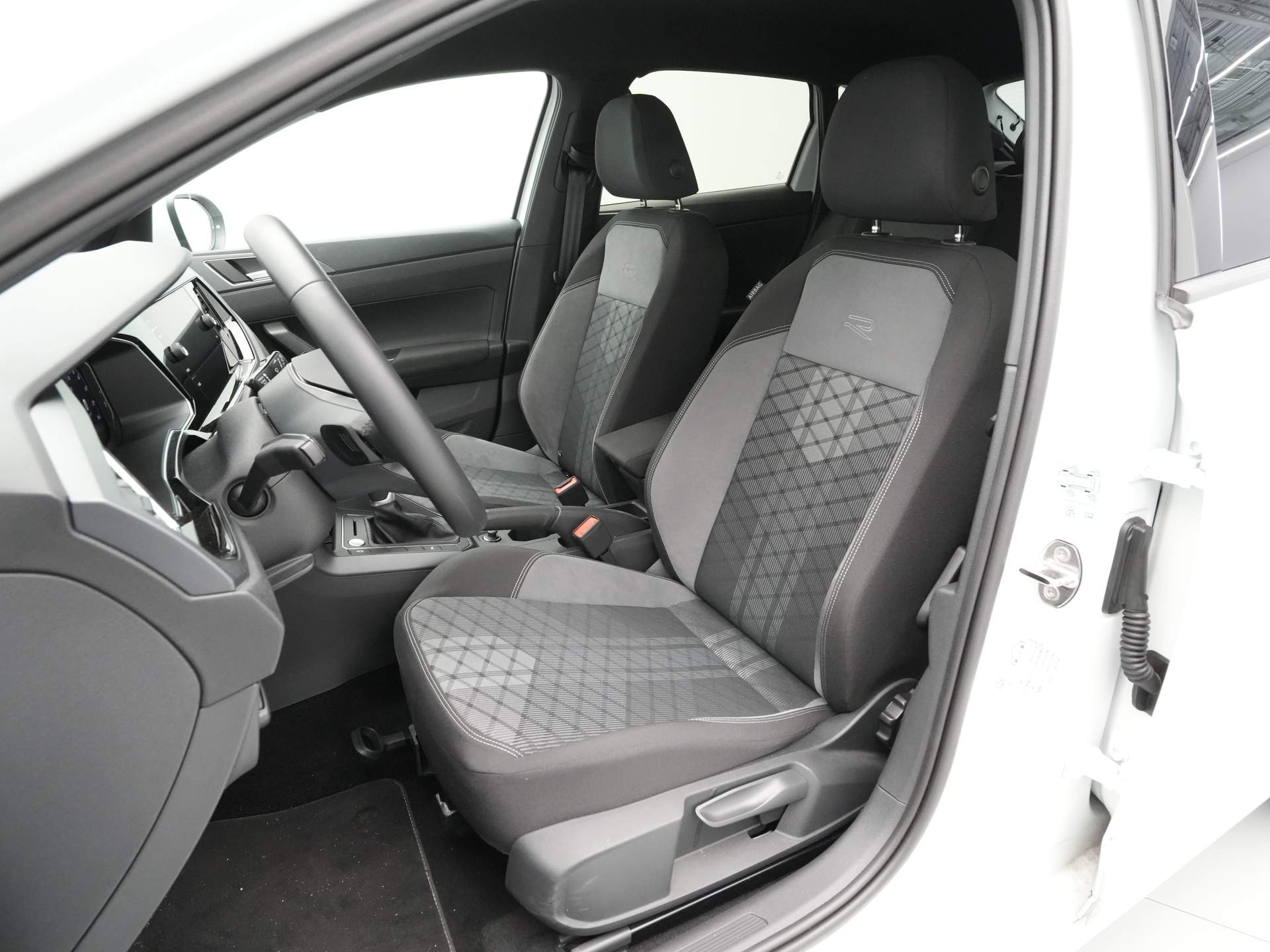 Volkswagen - Taigo 110PK DSG R-Line Business - 2024