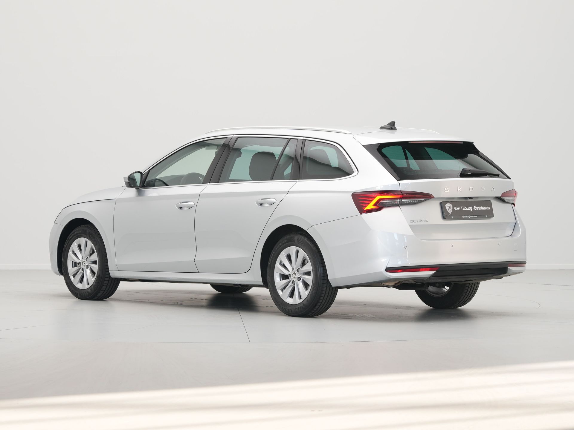 Škoda - Octavia Combi 1.5 TSI MHEV Business Edition - 2024