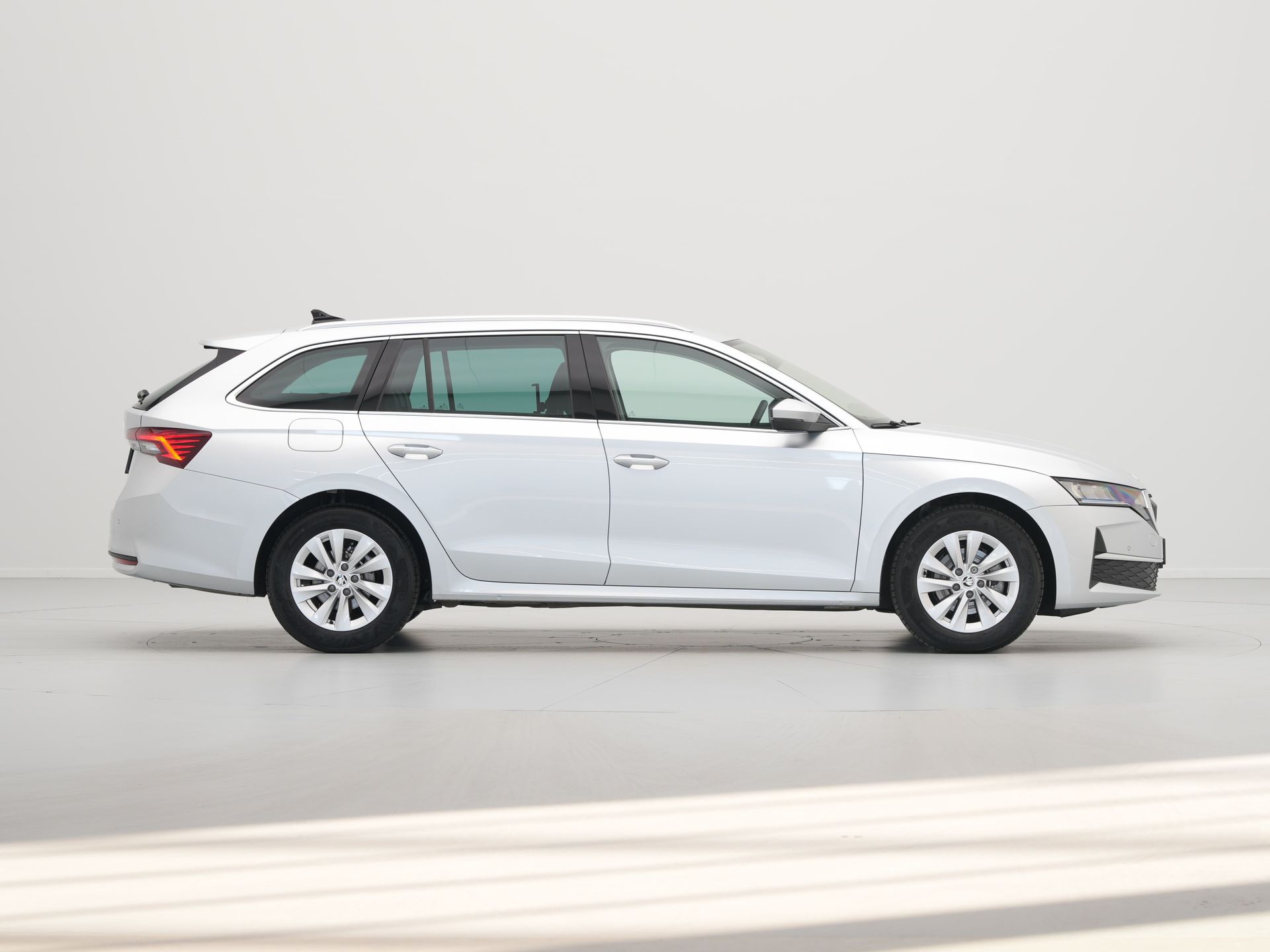 Škoda - Octavia Combi 1.5 TSI MHEV Business Edition - 2024