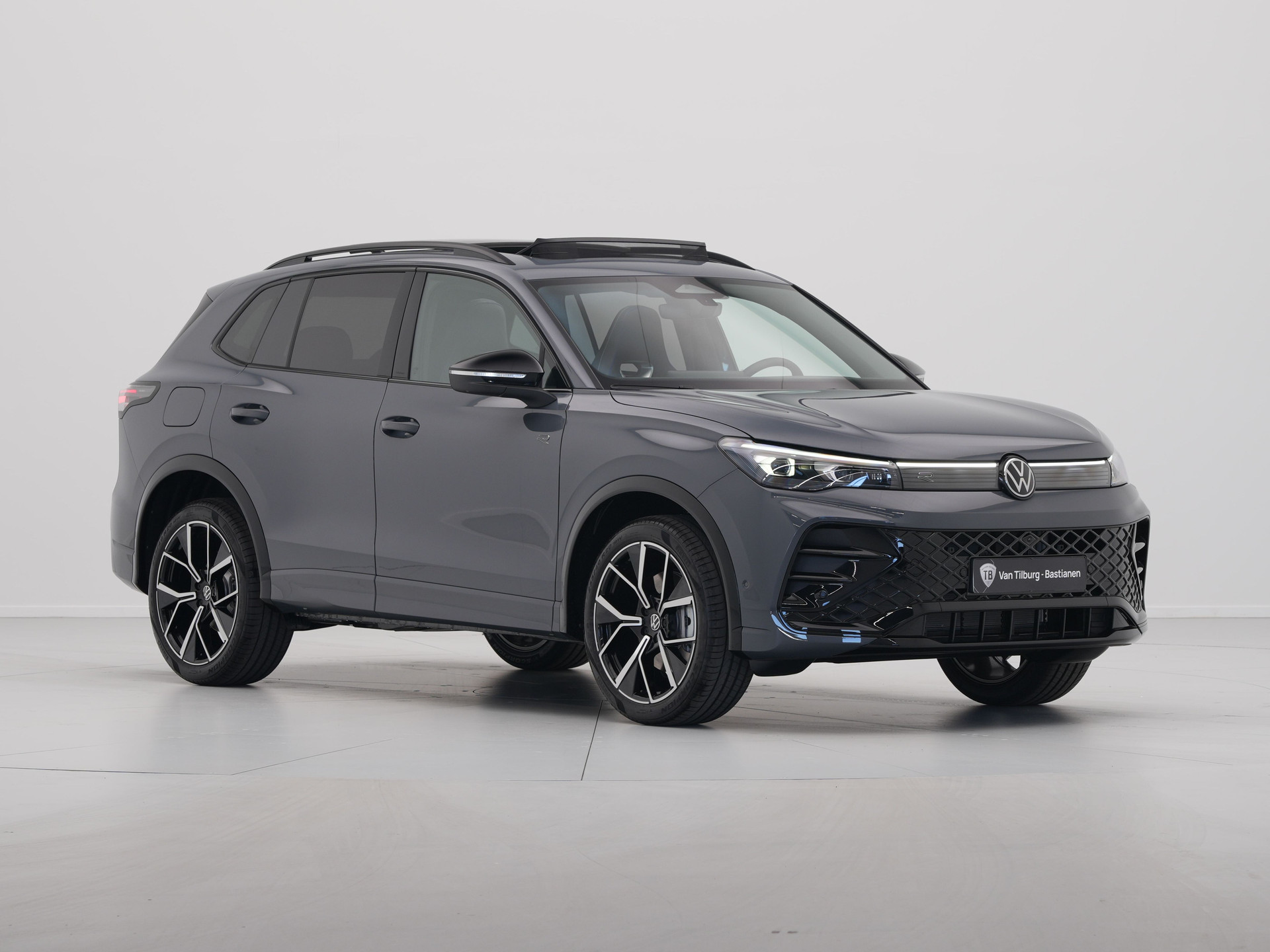 Volkswagen - Tiguan 1.5 eHybrid 204 6DSG R-Line Edition - 2025