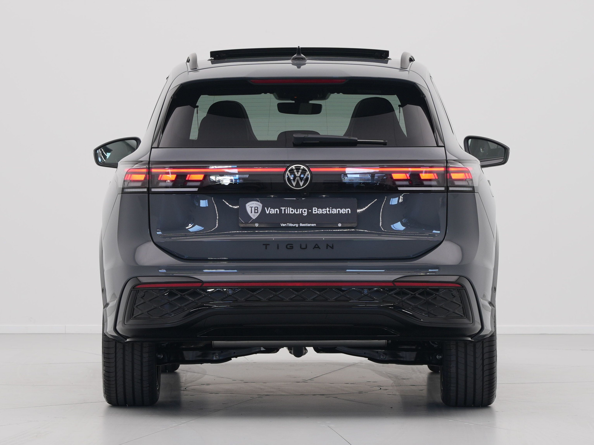 Volkswagen - Tiguan 1.5 eHybrid 204 6DSG R-Line Edition - 2025