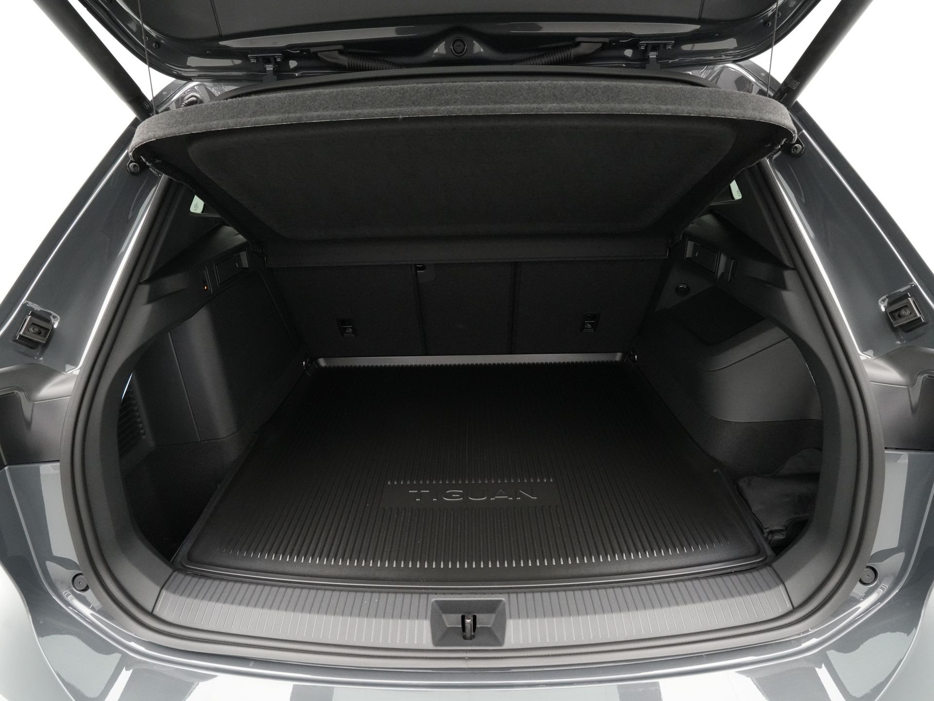 Volkswagen - Tiguan 1.5 eHybrid R-Line Edition - 2025