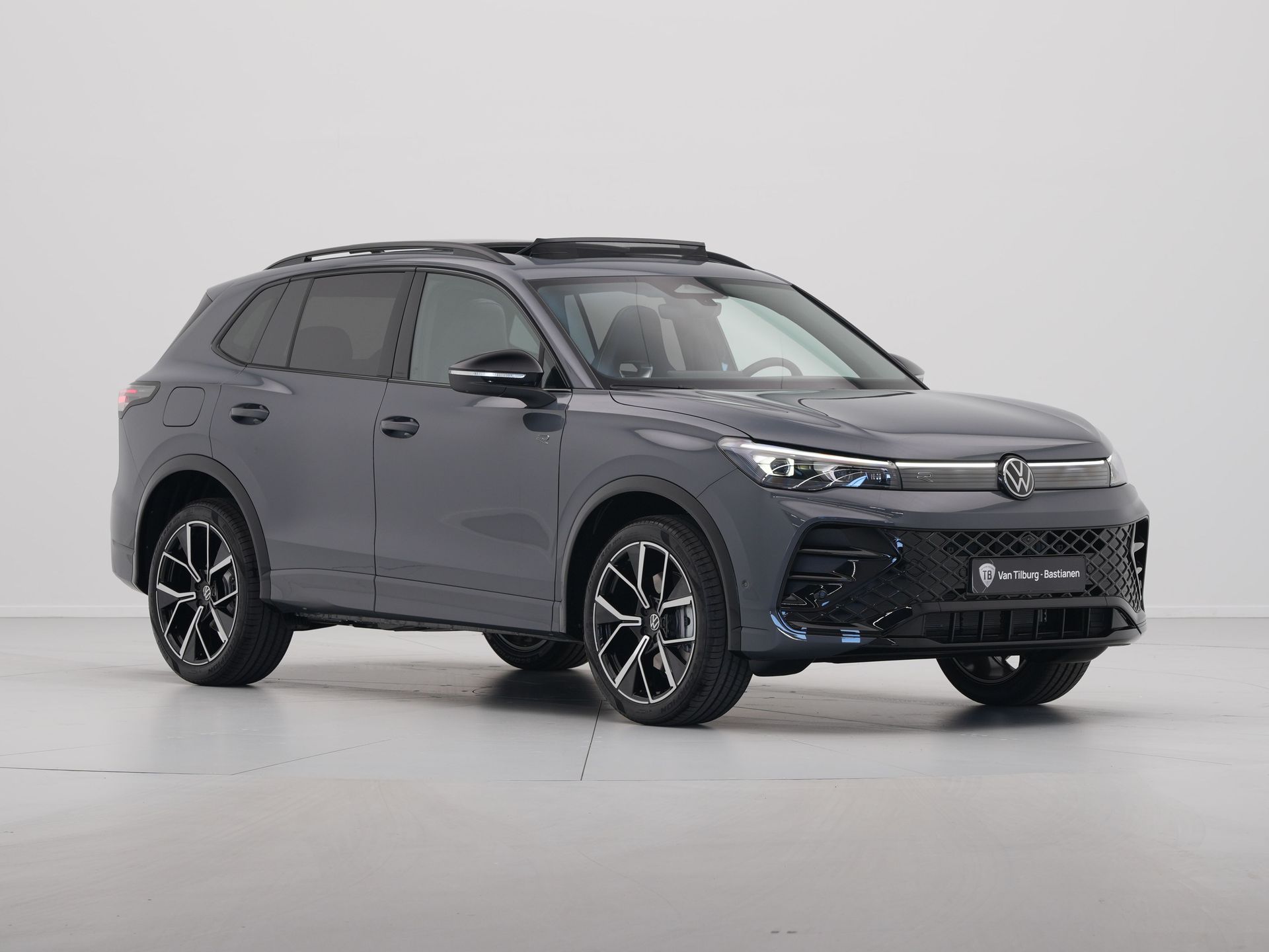Volkswagen - Tiguan 1.5 eHybrid R-Line Edition - 2025