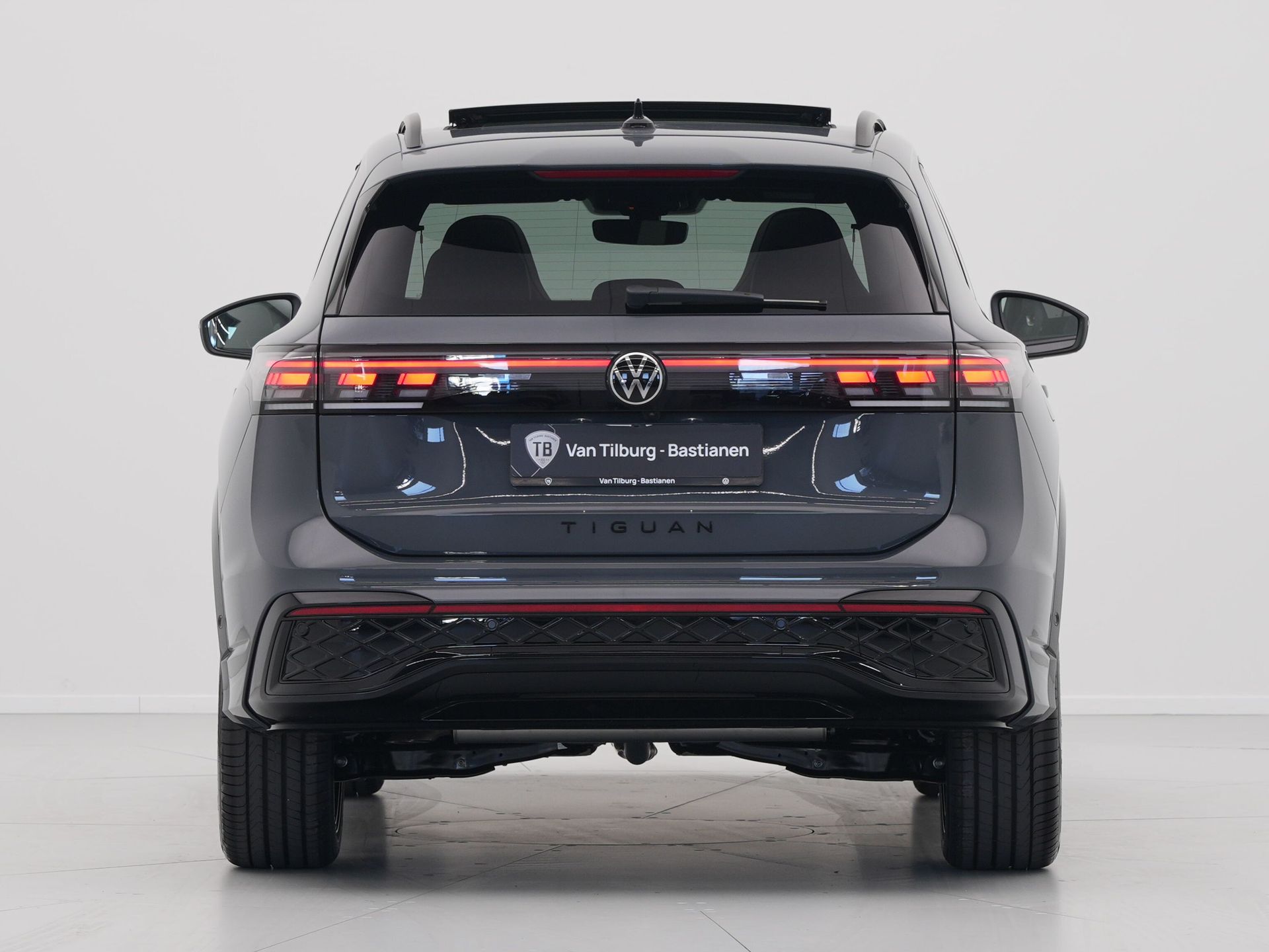 Volkswagen - Tiguan 1.5 eHybrid R-Line Edition - 2025