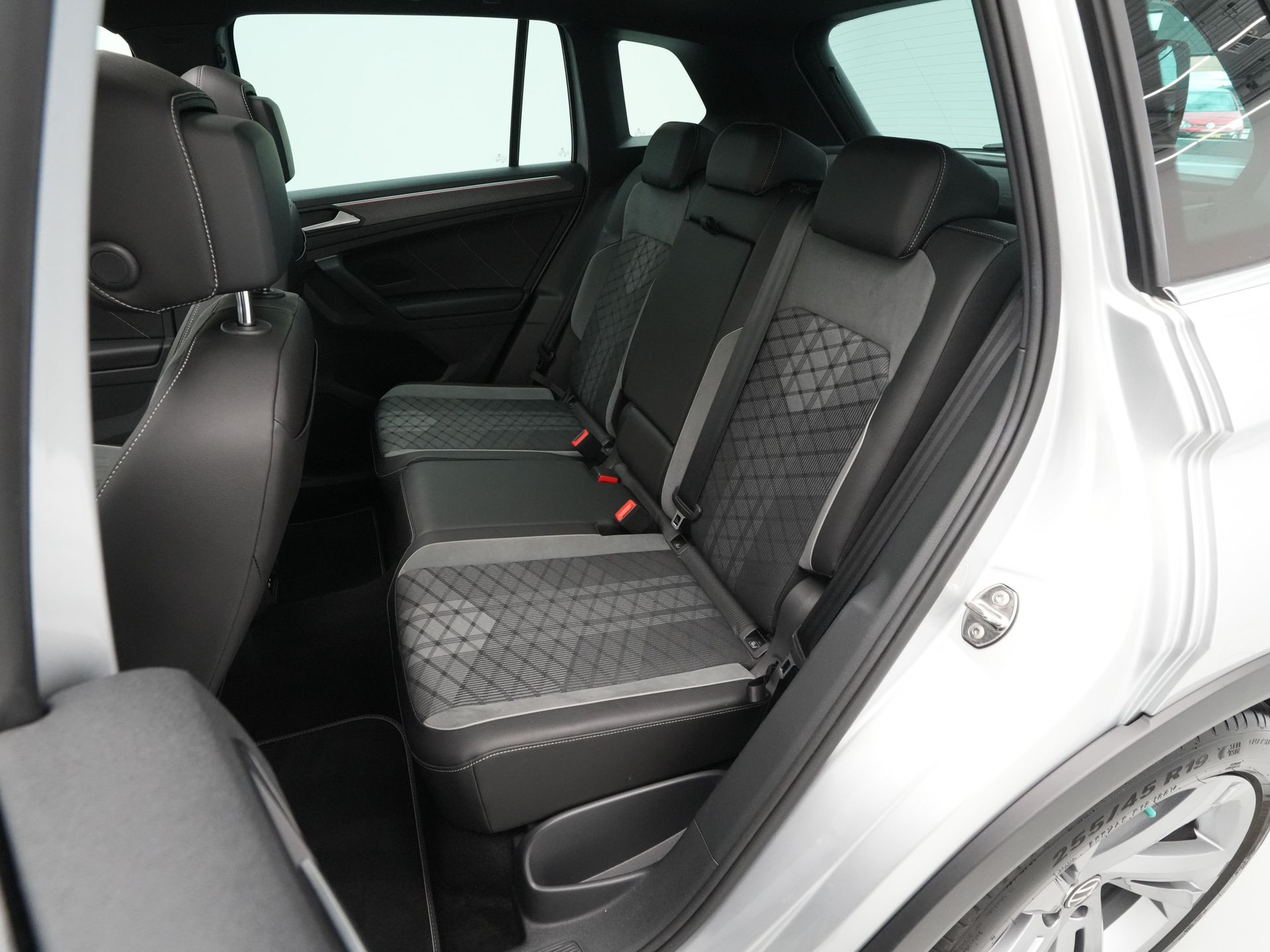 Volkswagen - Tiguan 1.5 TSI 150pk DSG R-Line - 2021