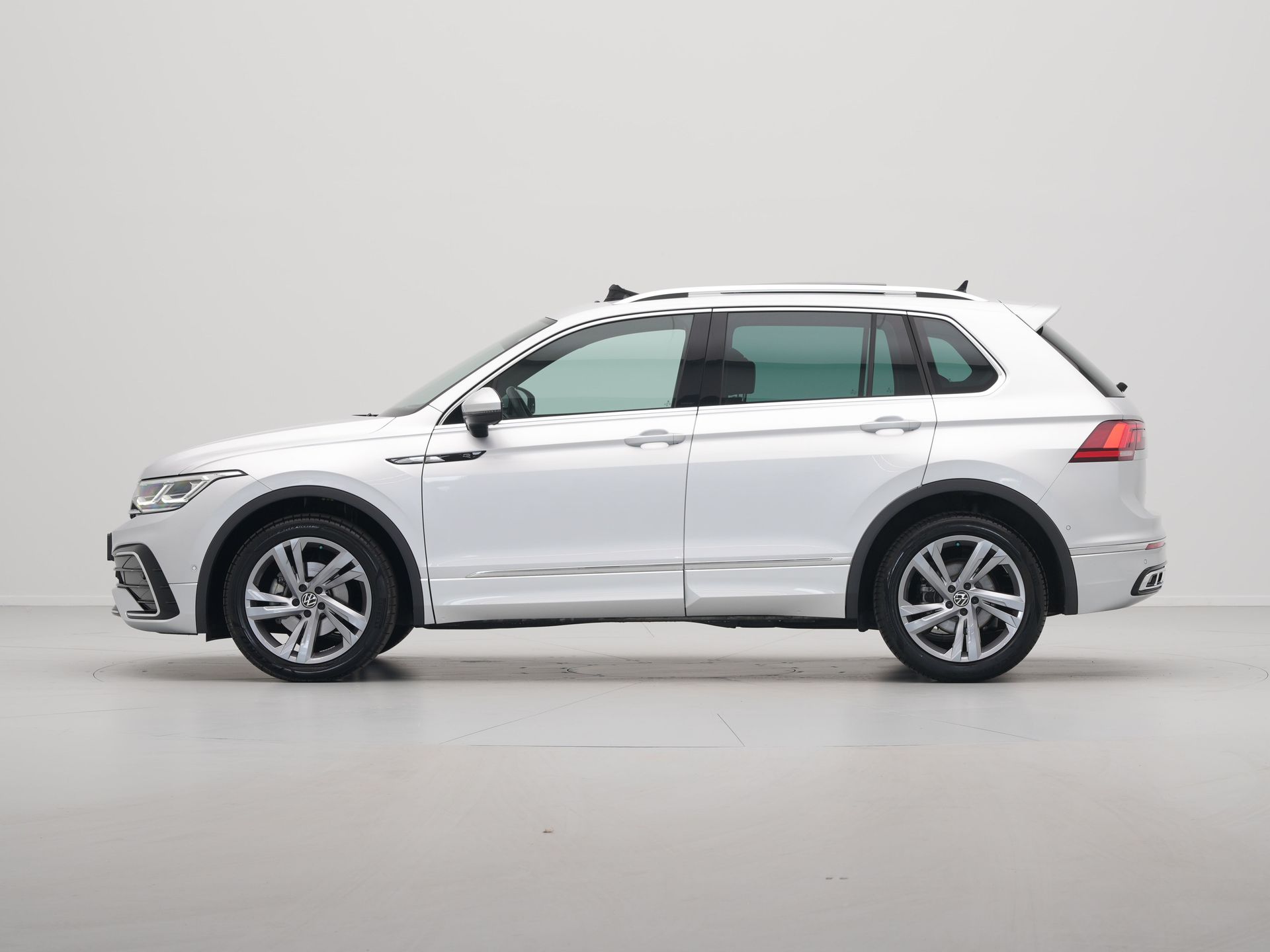 Volkswagen - Tiguan 1.5 TSI 150pk DSG R-Line - 2021