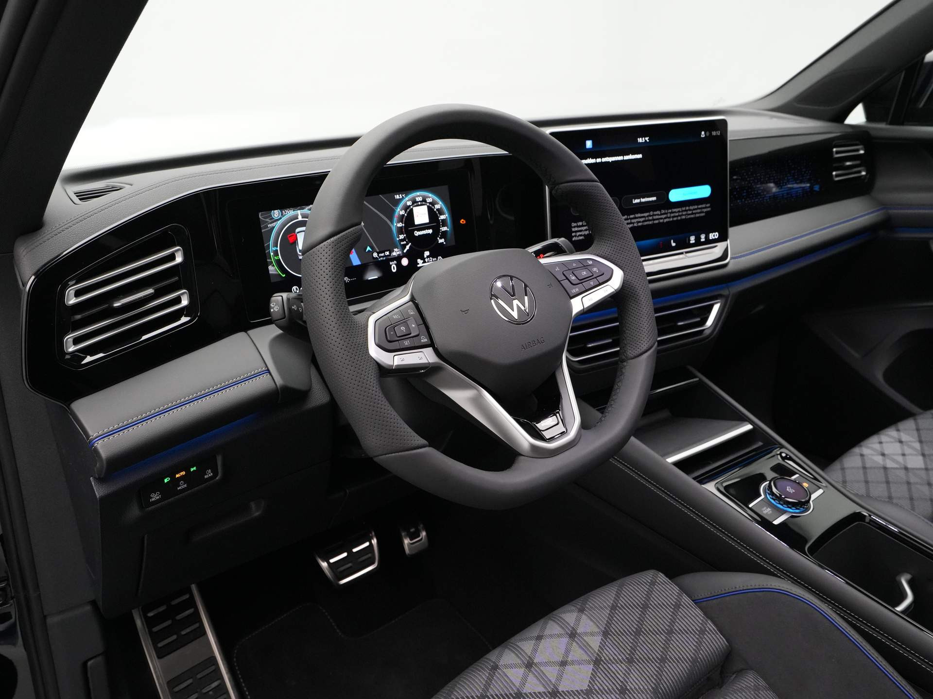 Volkswagen - Tiguan 1.5 eHybrid R-Line Edition - 2025