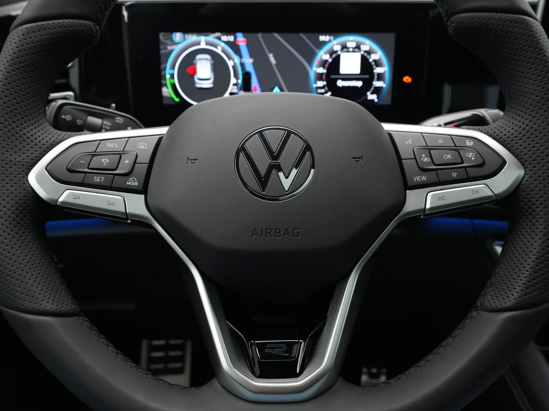 Volkswagen - Tiguan 1.5 eHybrid R-Line Edition - 2025