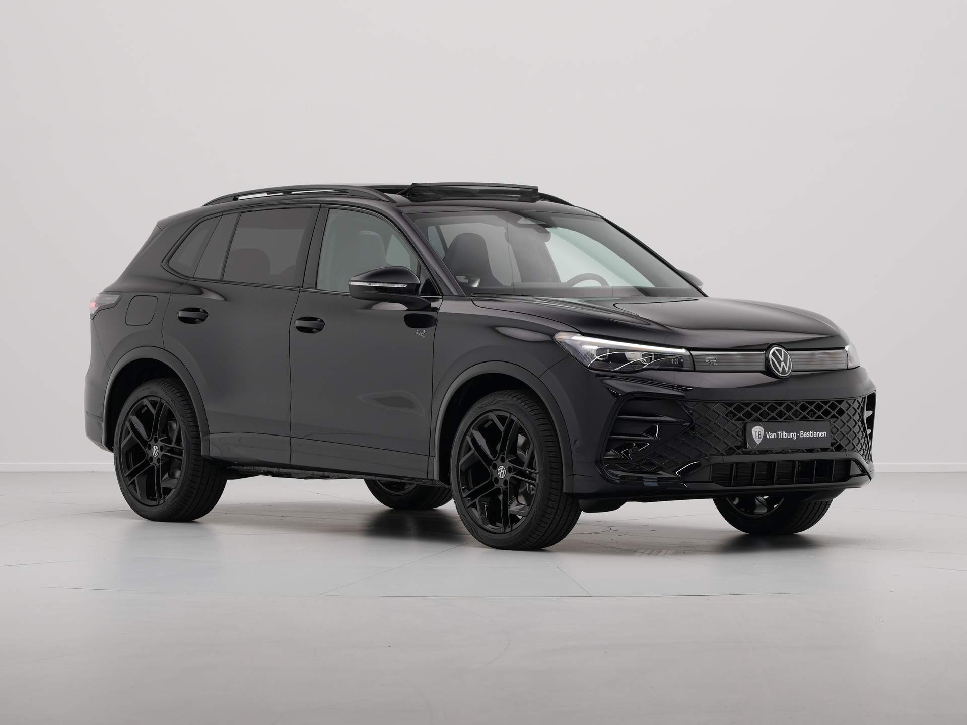 Volkswagen - Tiguan 1.5 eHybrid R-Line Edition - 2025